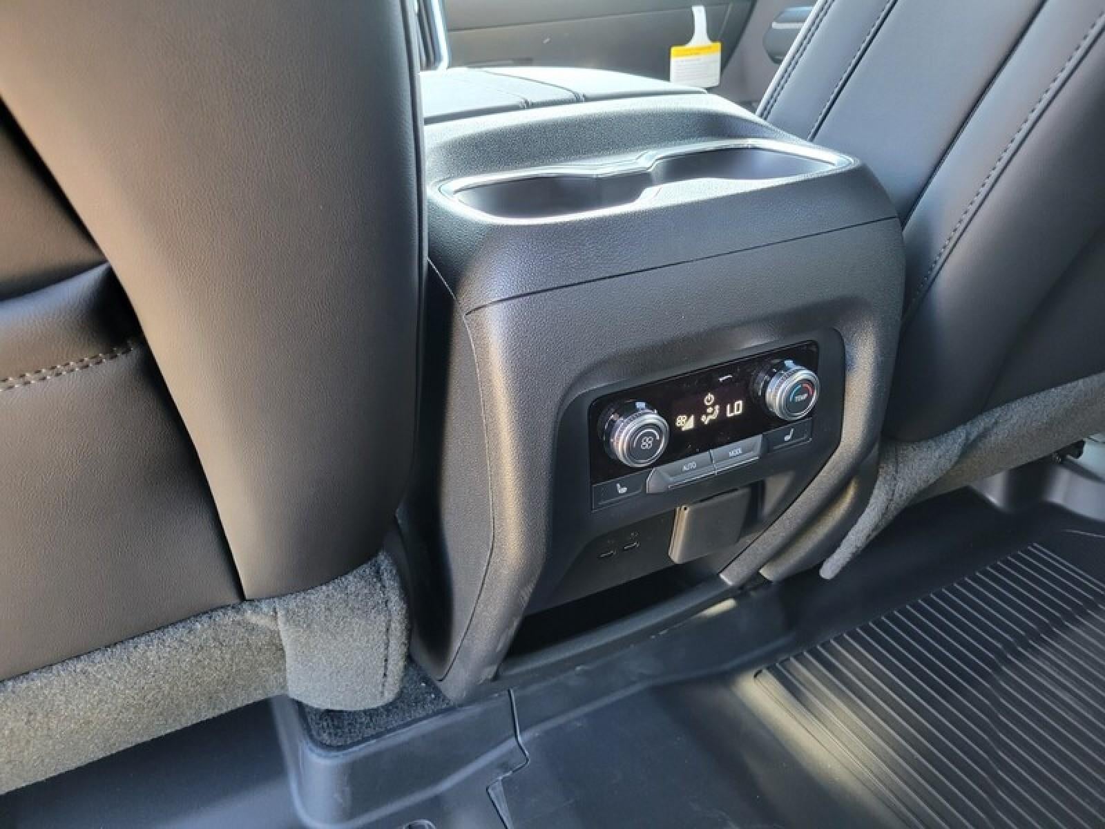 2026 GMC Acadia FWD Denali