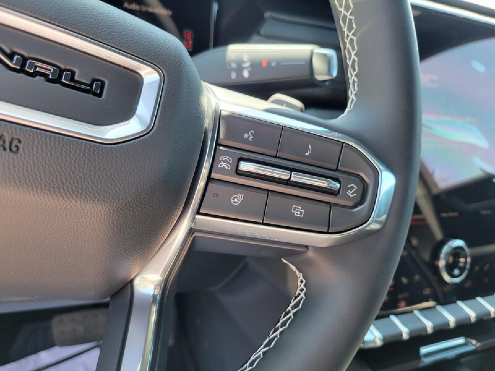 2026 GMC Acadia FWD Denali