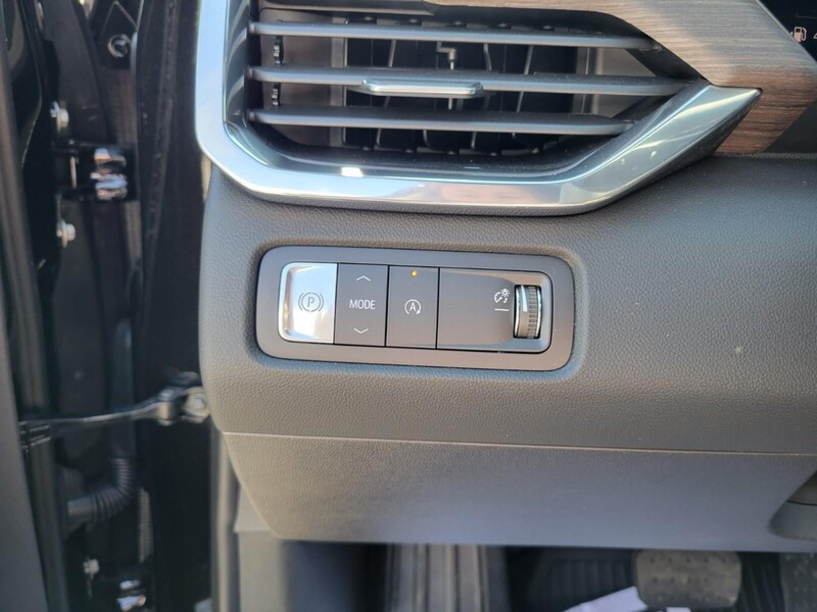 2026 GMC Acadia FWD Denali