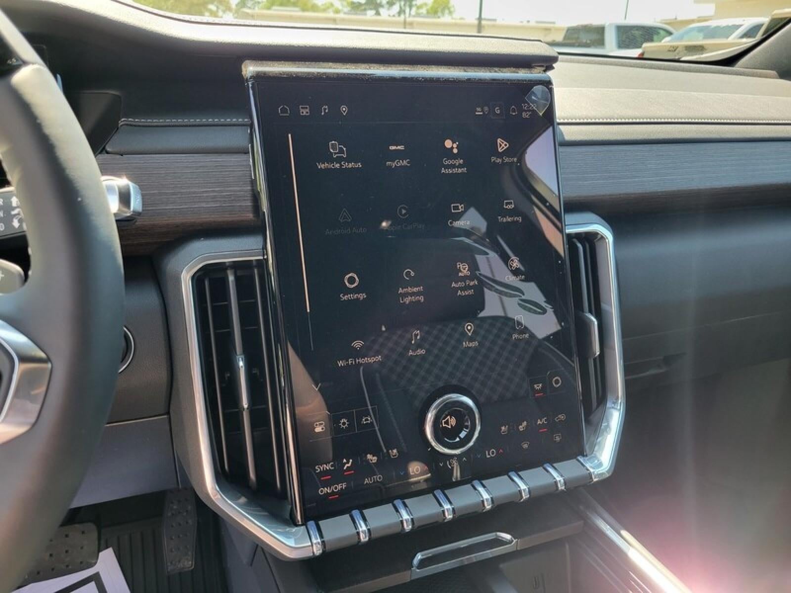 2026 GMC Acadia FWD Denali