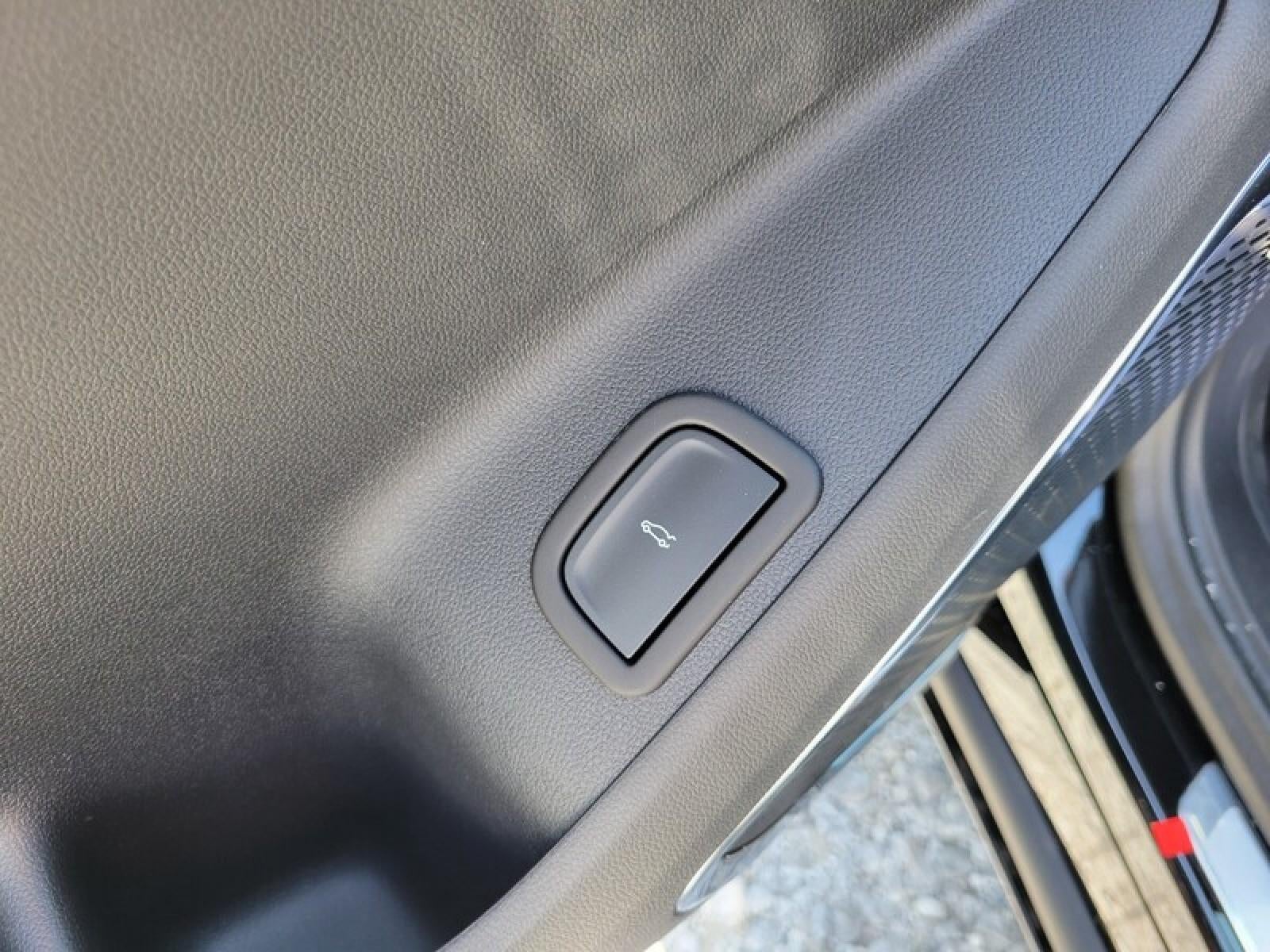 2026 GMC Acadia FWD Denali