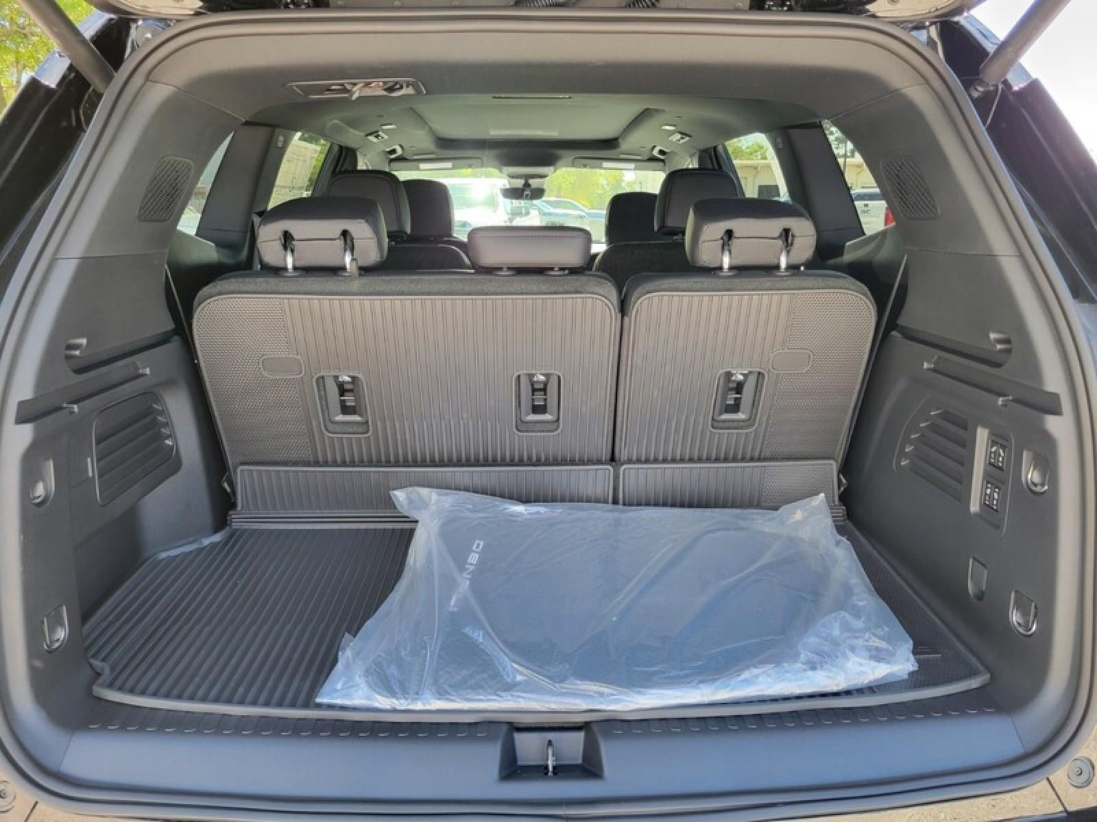 2026 GMC Acadia FWD Denali