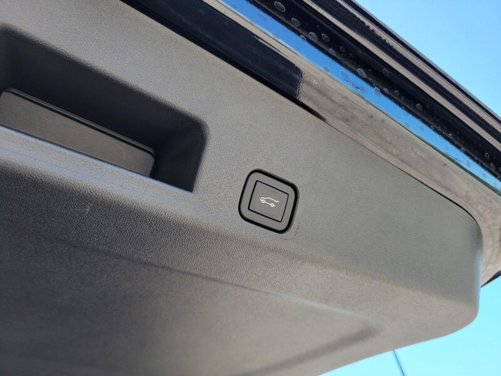 2026 GMC Acadia FWD Denali