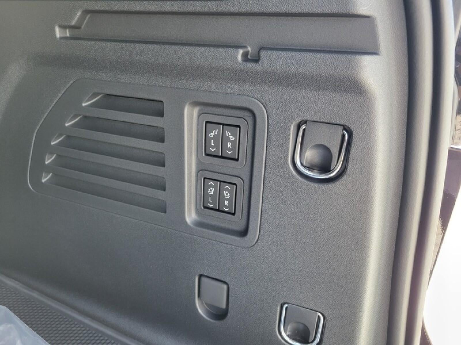 2026 GMC Acadia FWD Denali