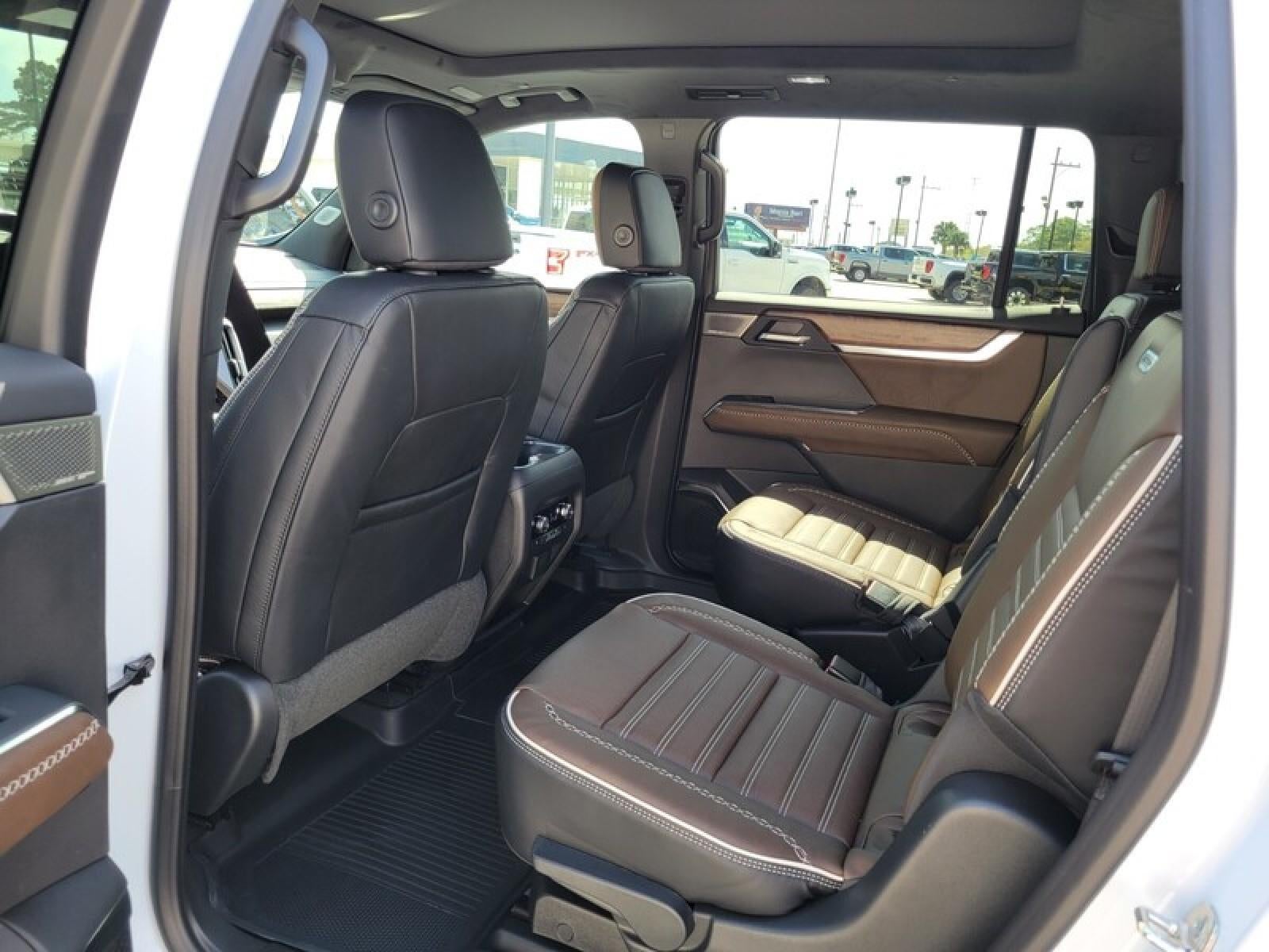 2026 GMC Acadia FWD Denali Ultimate