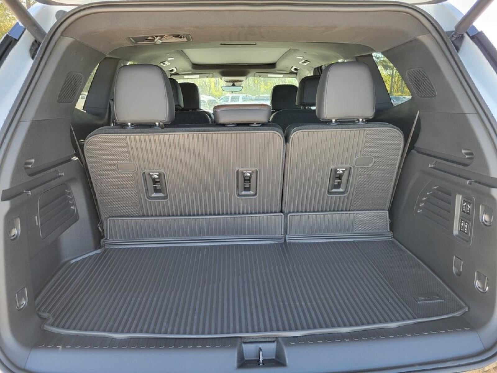 2026 GMC Acadia FWD Denali Ultimate