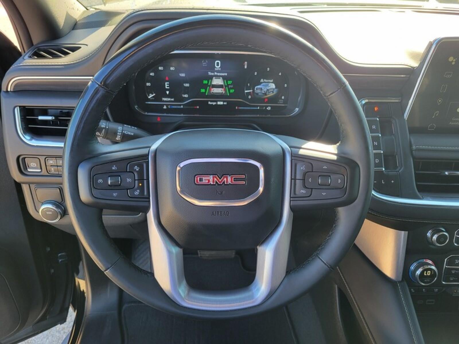 2024 GMC Yukon XL SLT