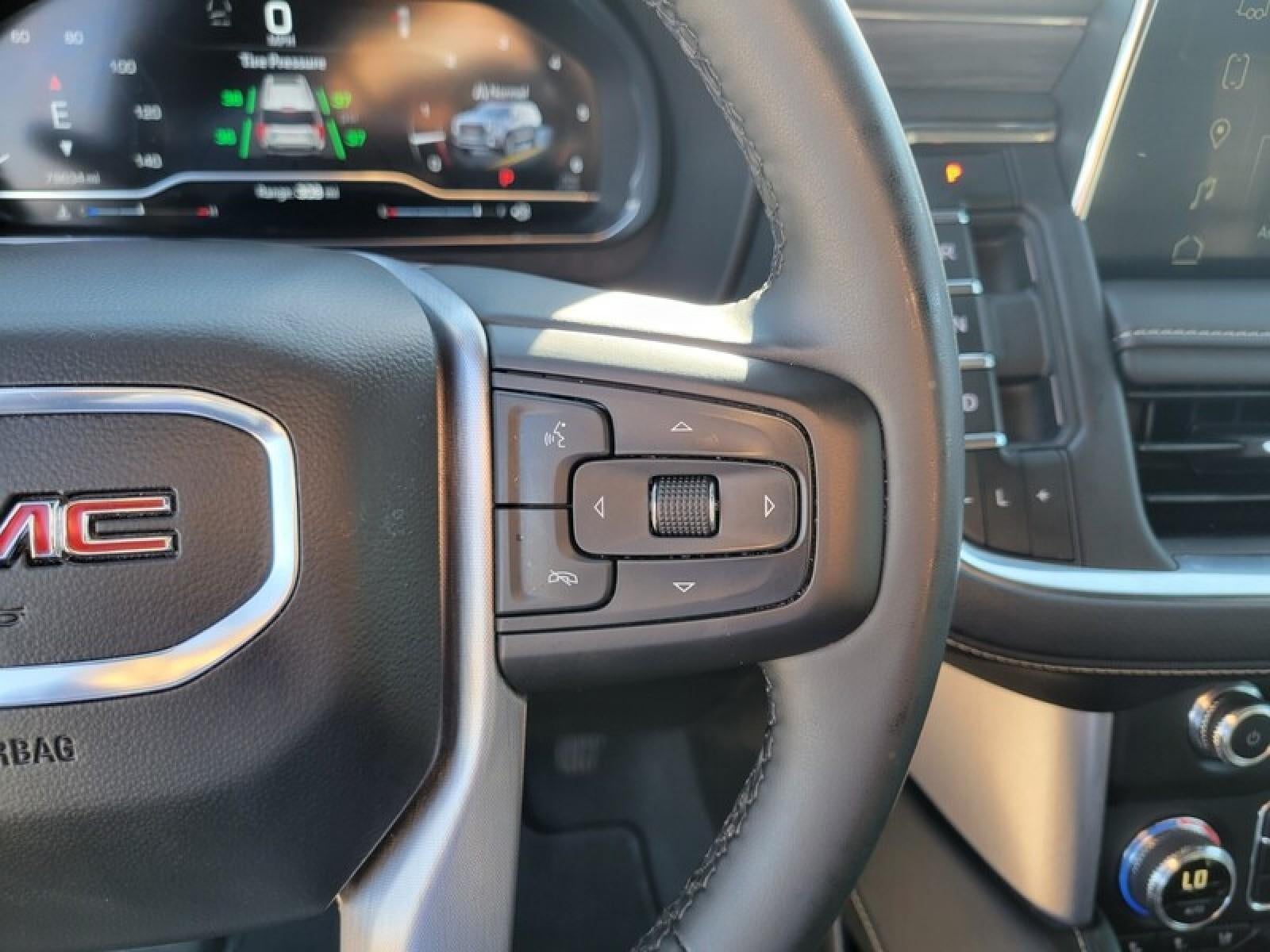 2024 GMC Yukon XL SLT