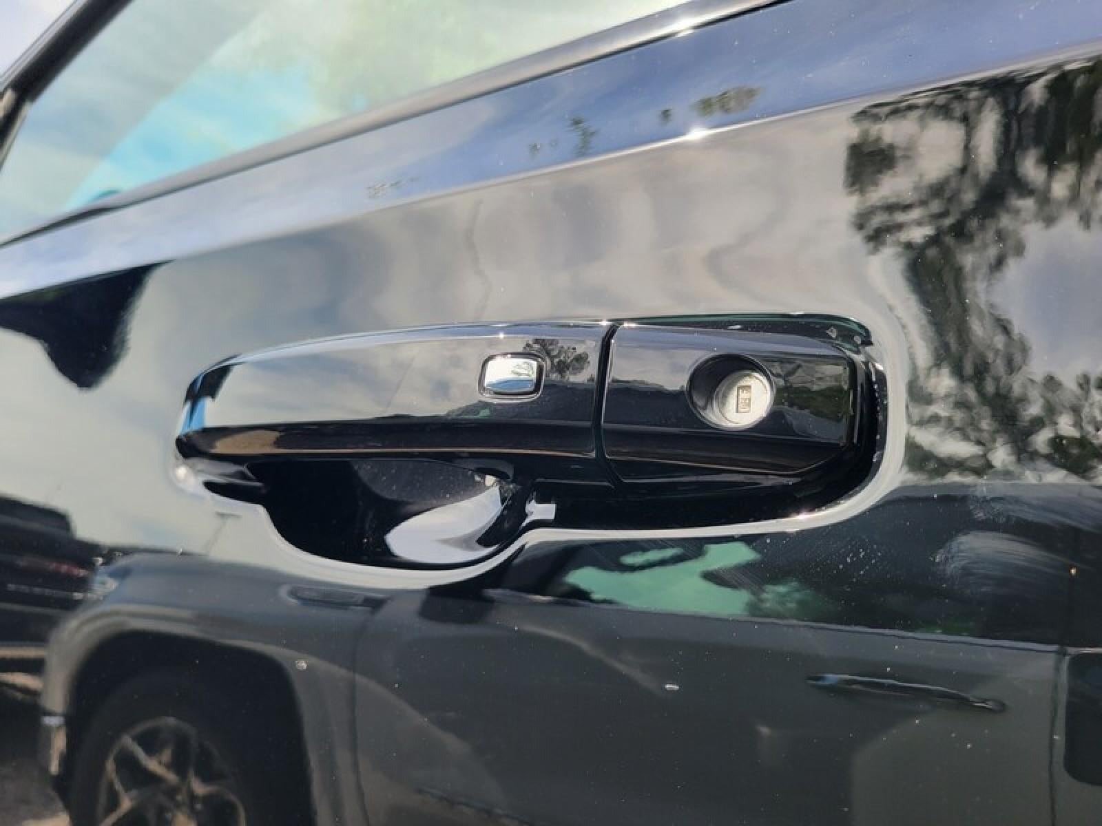 2027 GMC Yukon 4WD 4dr AT4