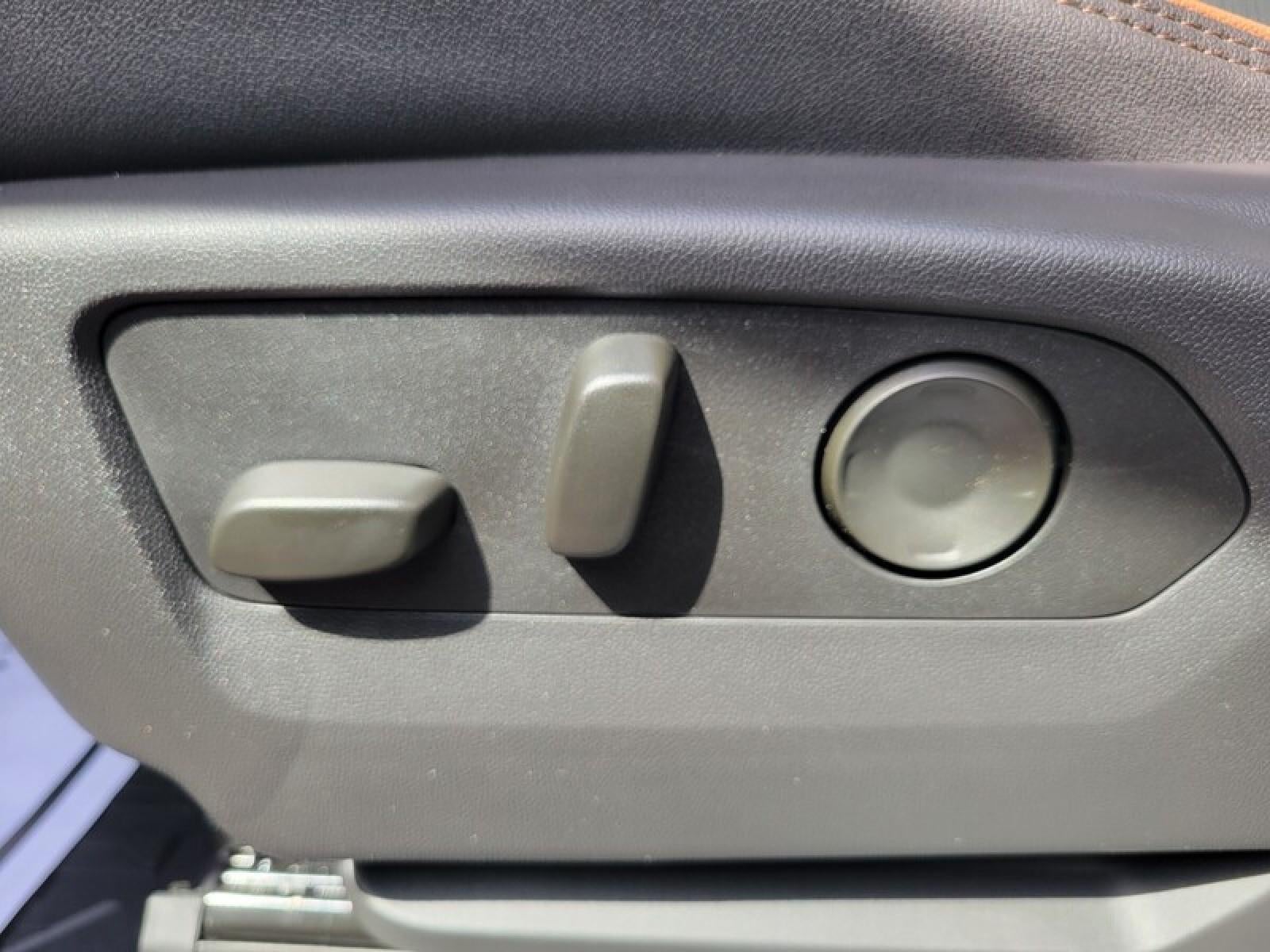 2027 GMC Yukon AT4 - Photo 14