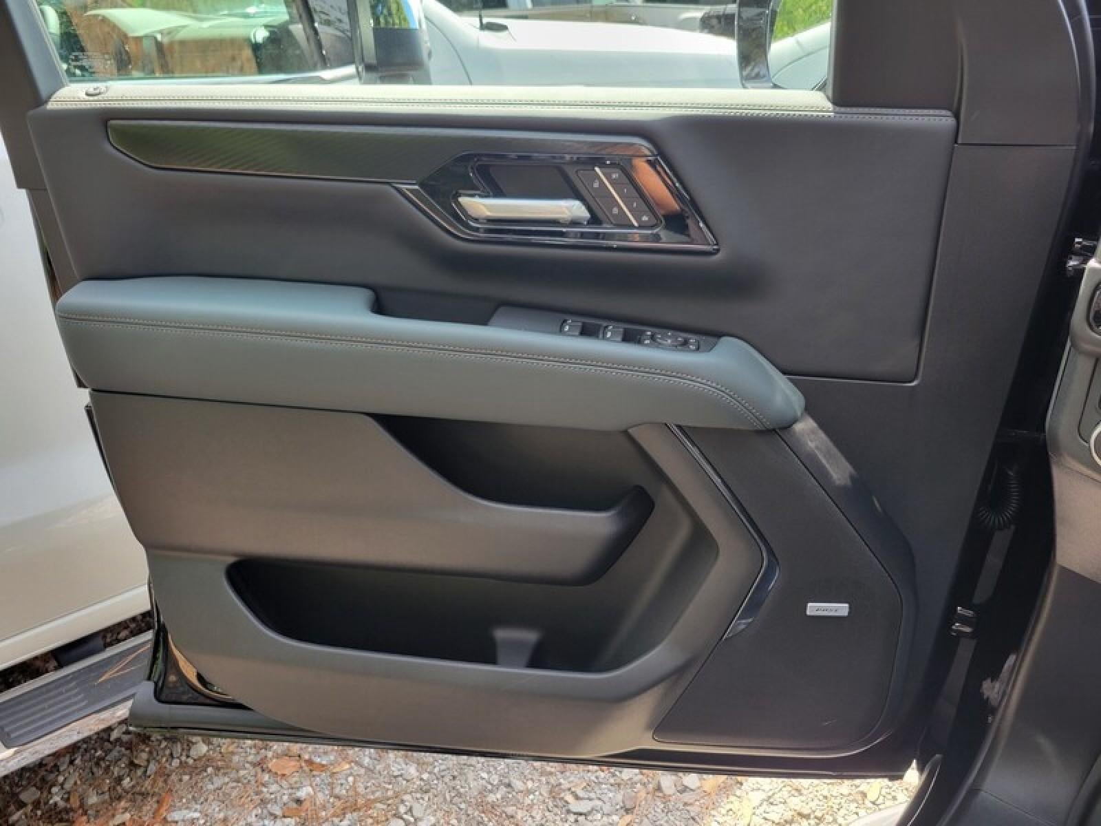 2027 GMC Yukon 4WD 4dr AT4