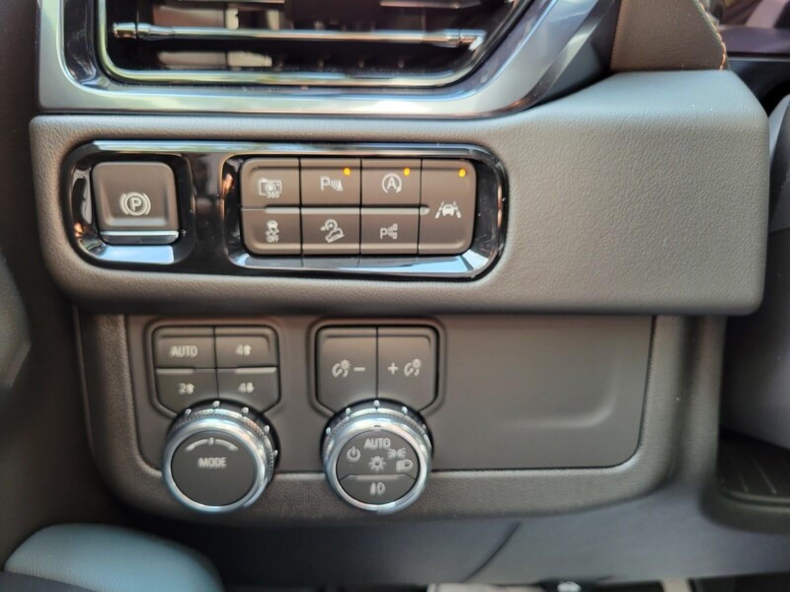 2027 GMC Yukon AT4 - Photo 21