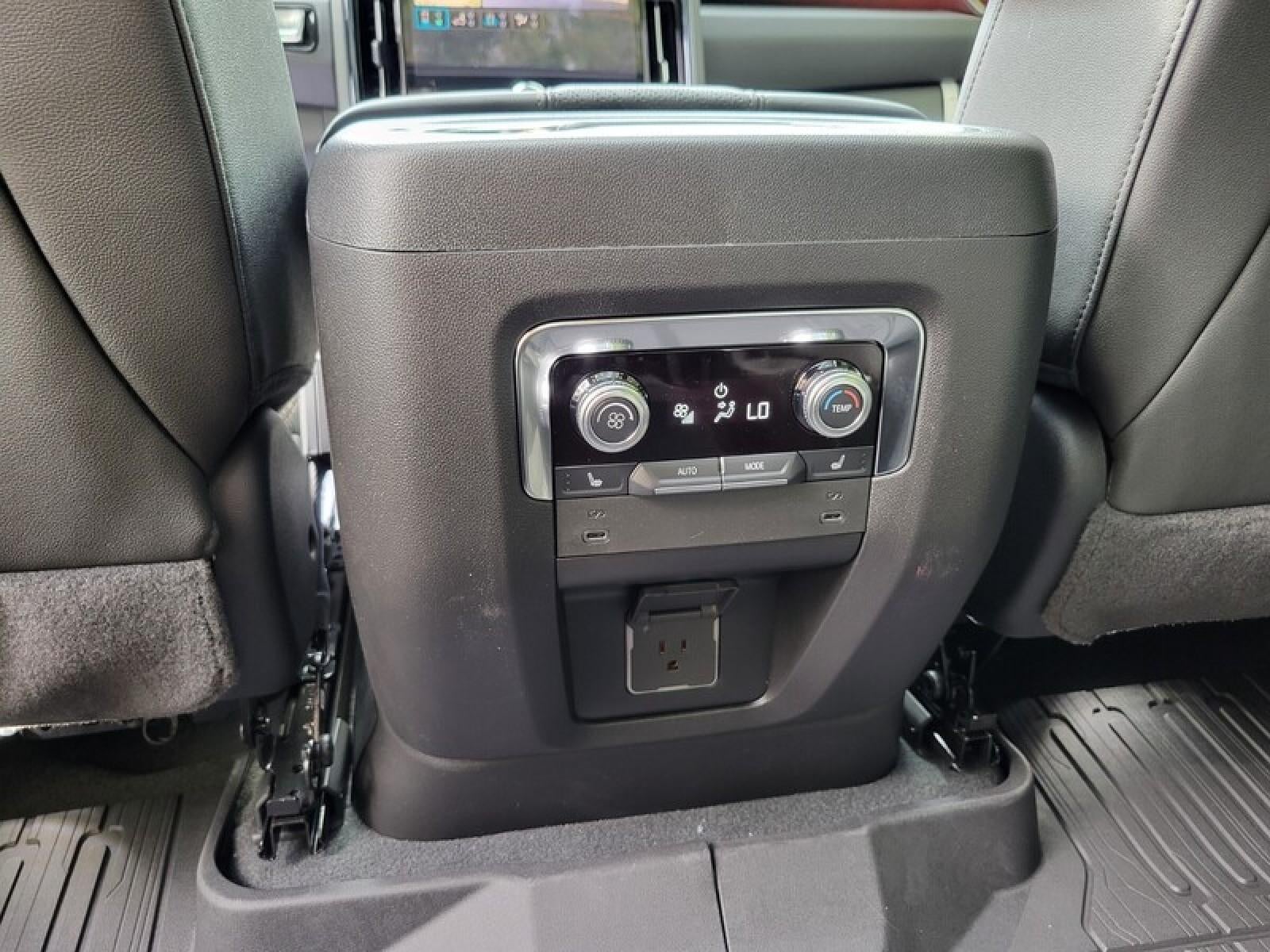 2027 GMC Yukon AT4 - Photo 29