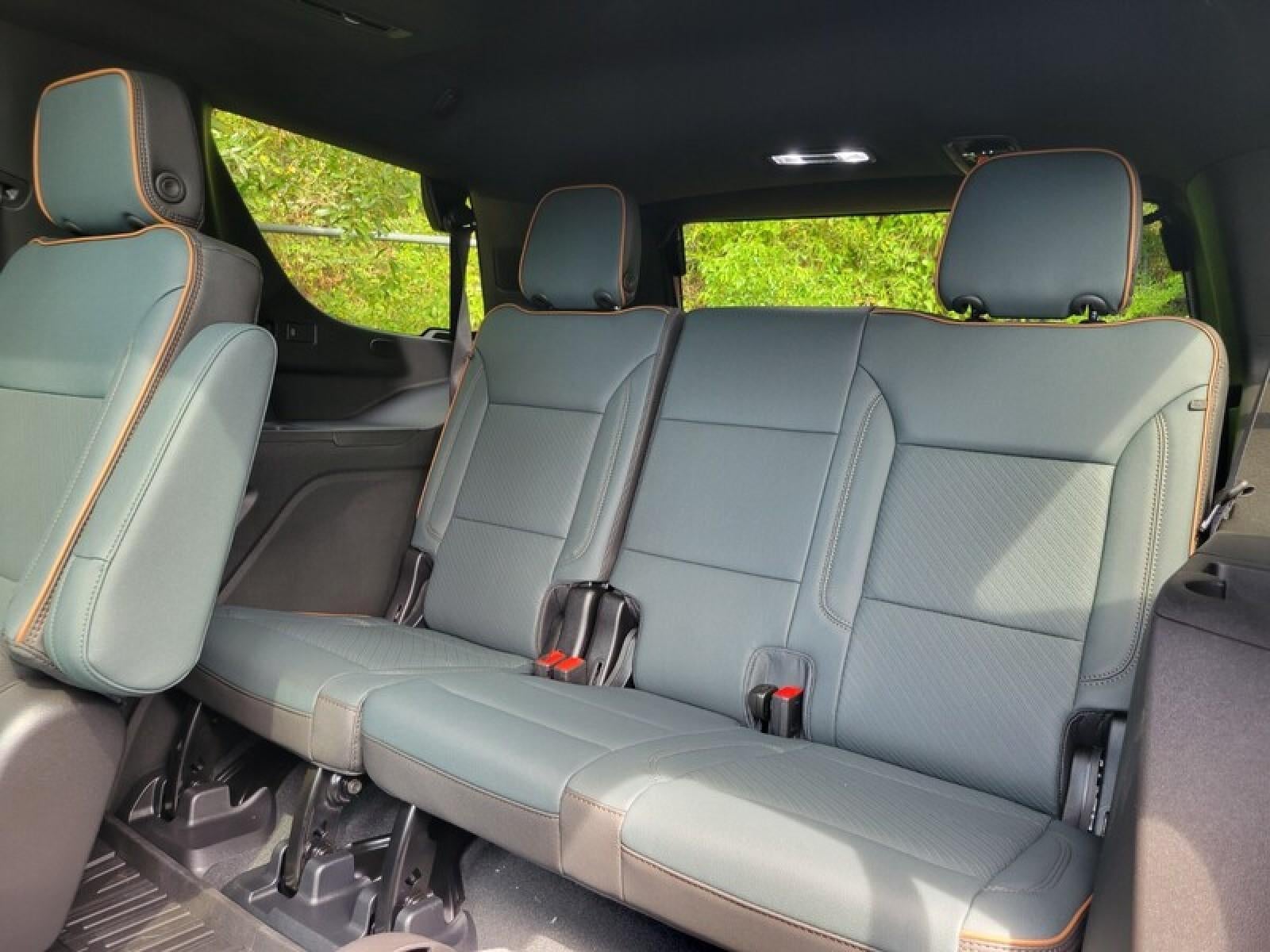 2027 GMC Yukon 4WD 4dr AT4