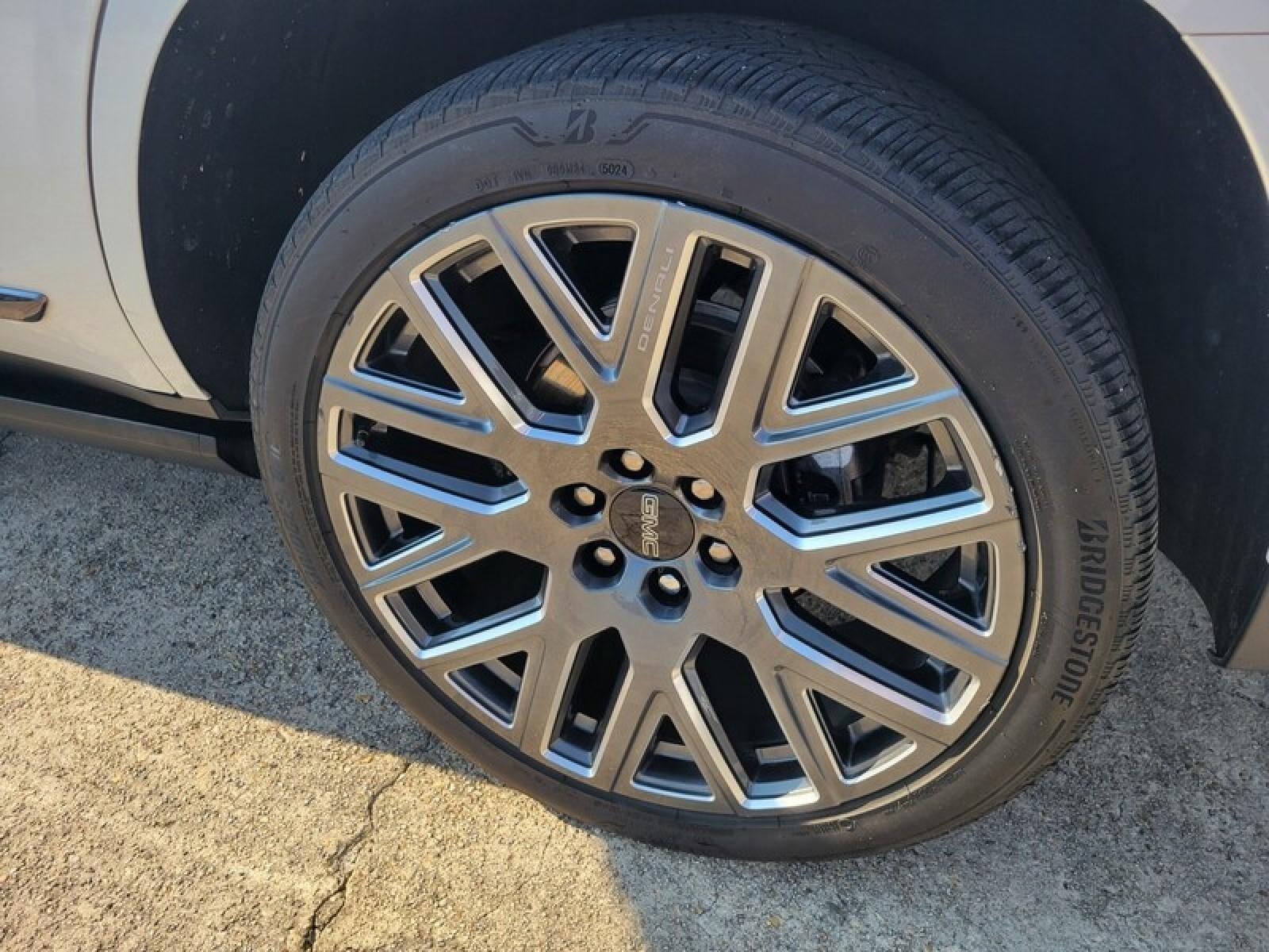 2025 GMC Yukon Denali Ultimate