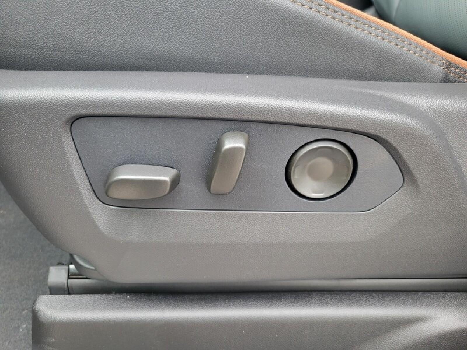 2026 GMC Yukon XL 4WD 4dr AT4