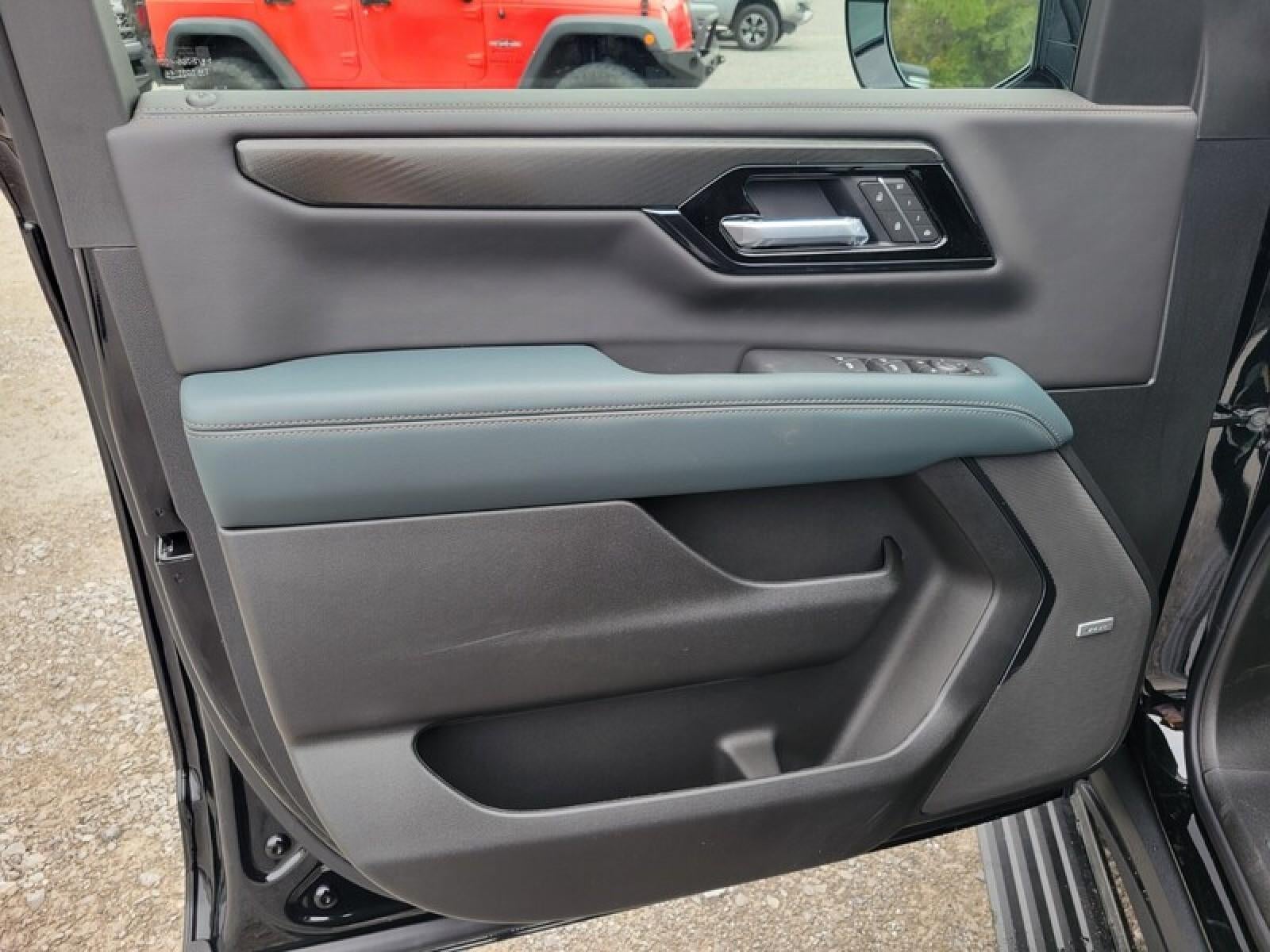 2026 GMC Yukon XL 4WD 4dr AT4