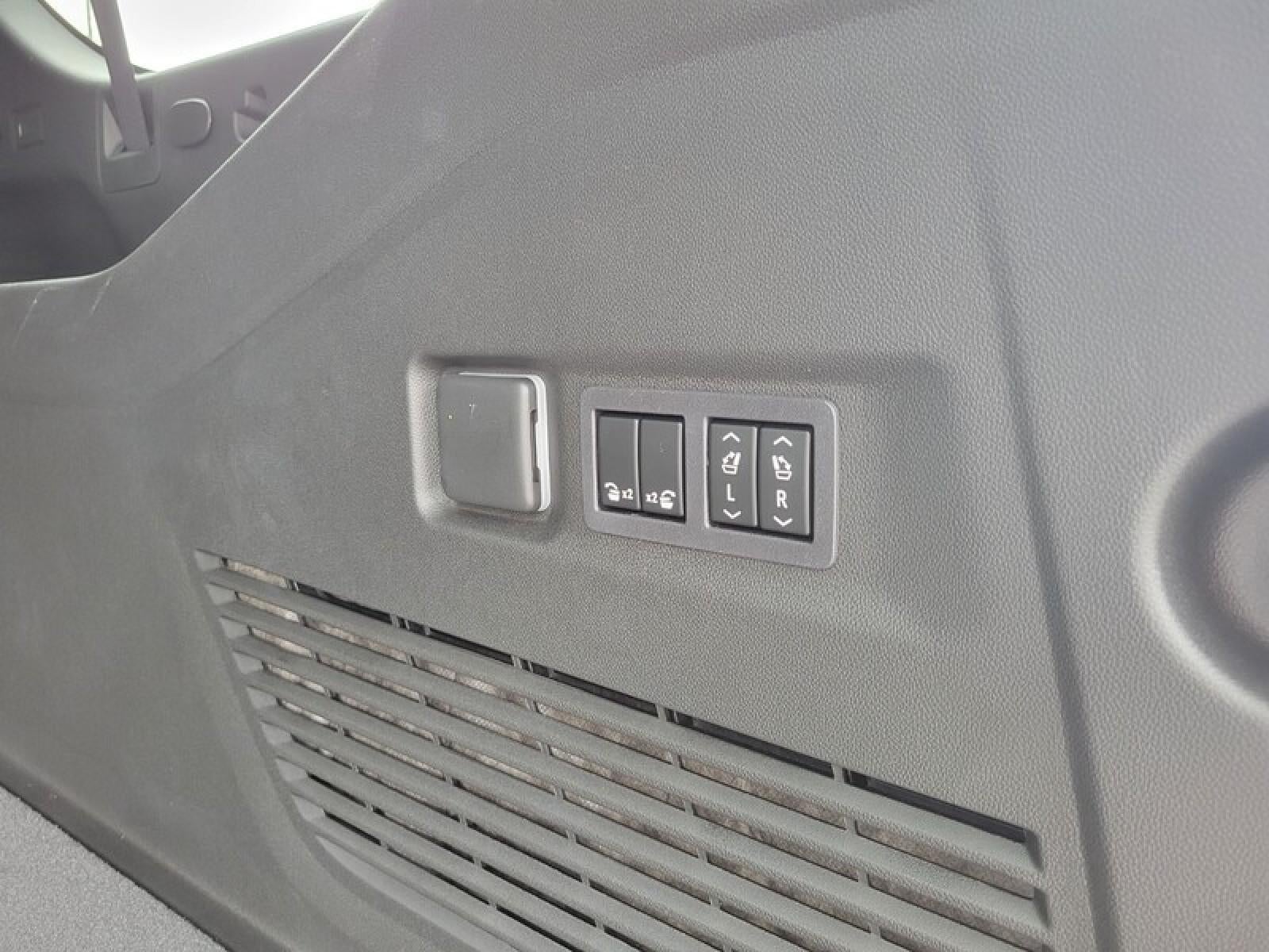 2026 GMC Yukon XL 4WD 4dr AT4