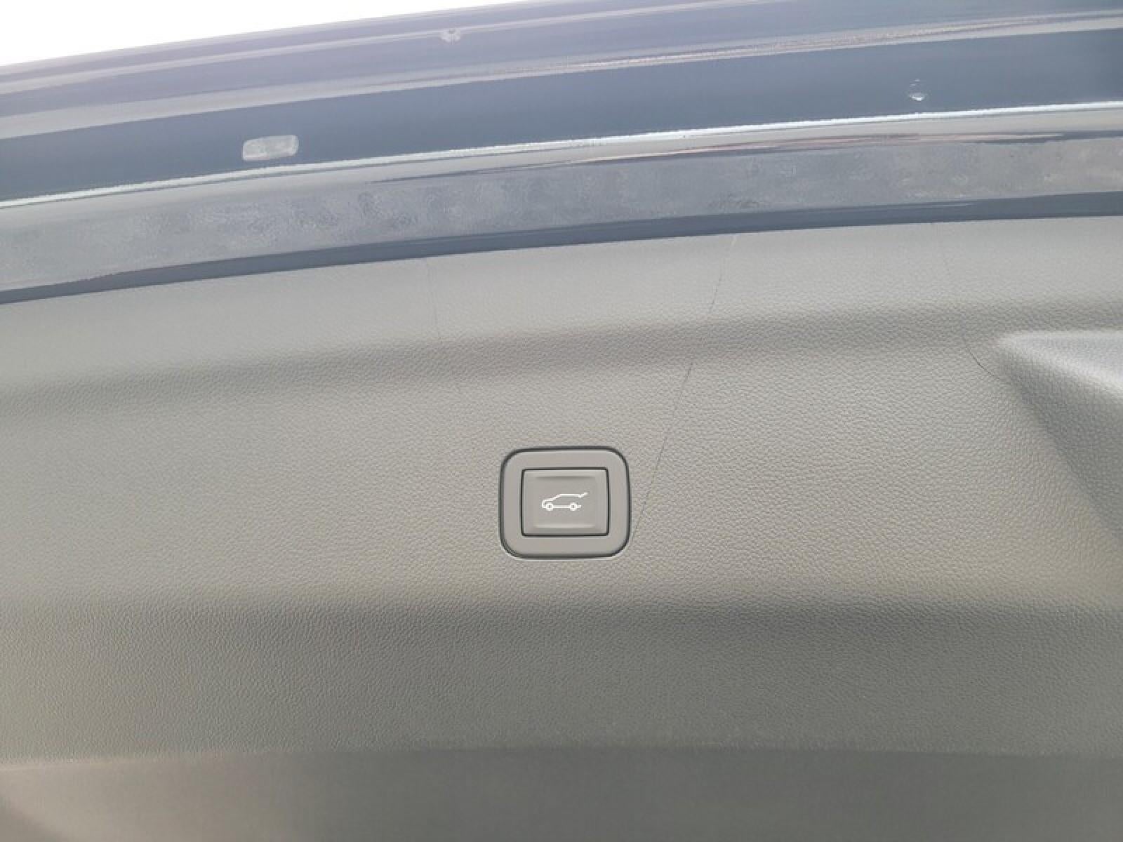 2026 GMC Yukon XL 4WD 4dr AT4