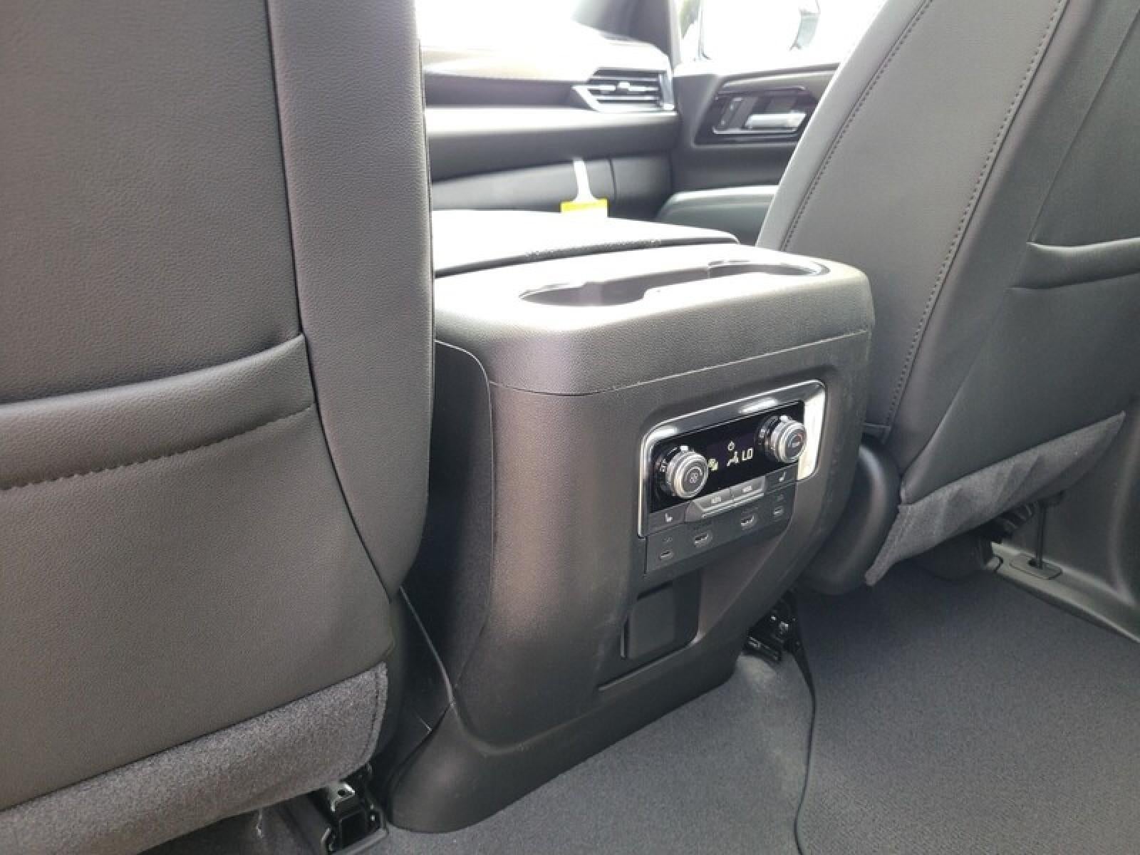 2026 GMC Yukon XL 4WD 4dr AT4