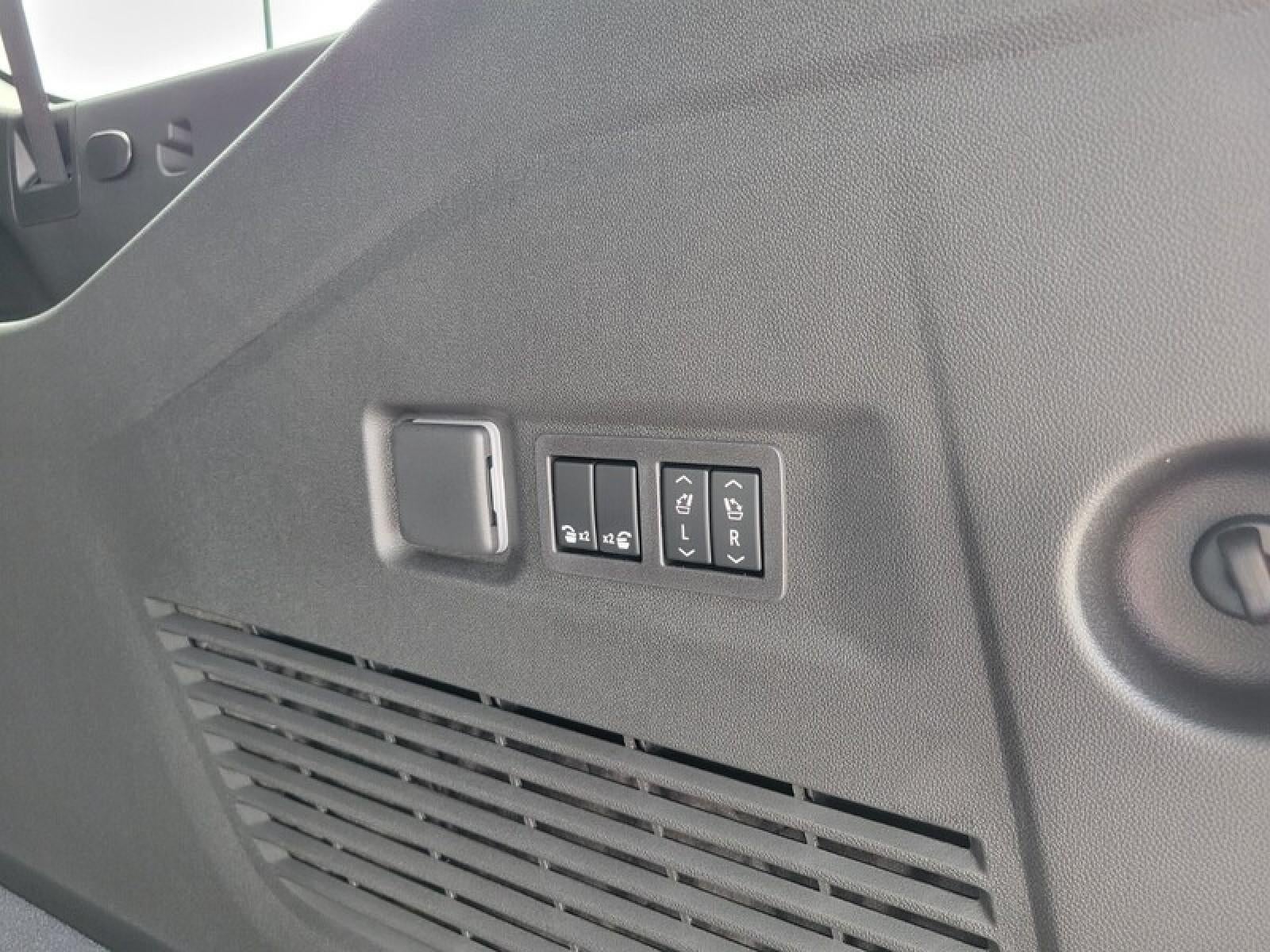 2026 GMC Yukon XL 4WD 4dr AT4