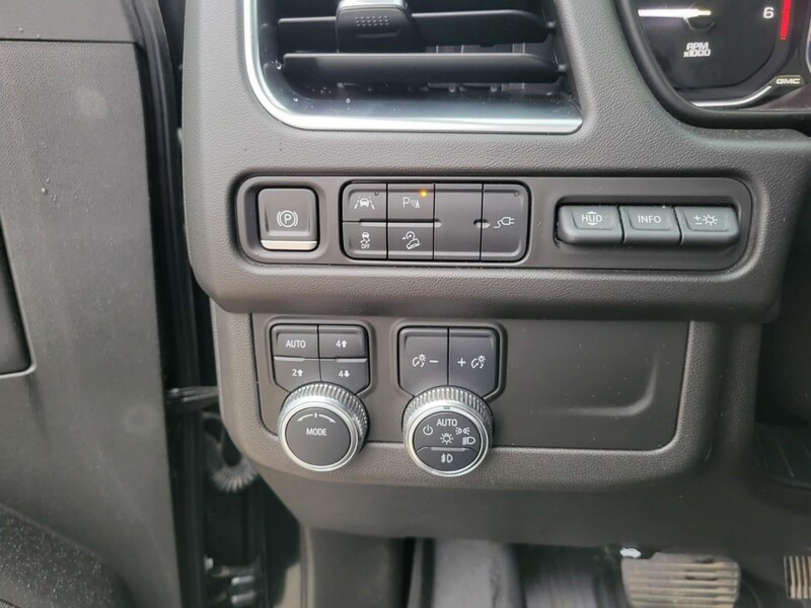 2021 GMC Yukon XL AT4