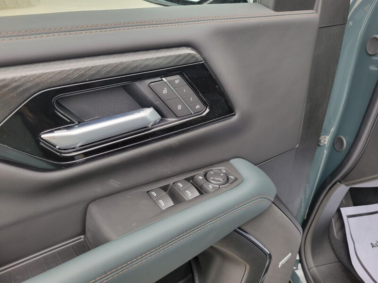 2026 GMC Yukon XL 4WD 4dr AT4