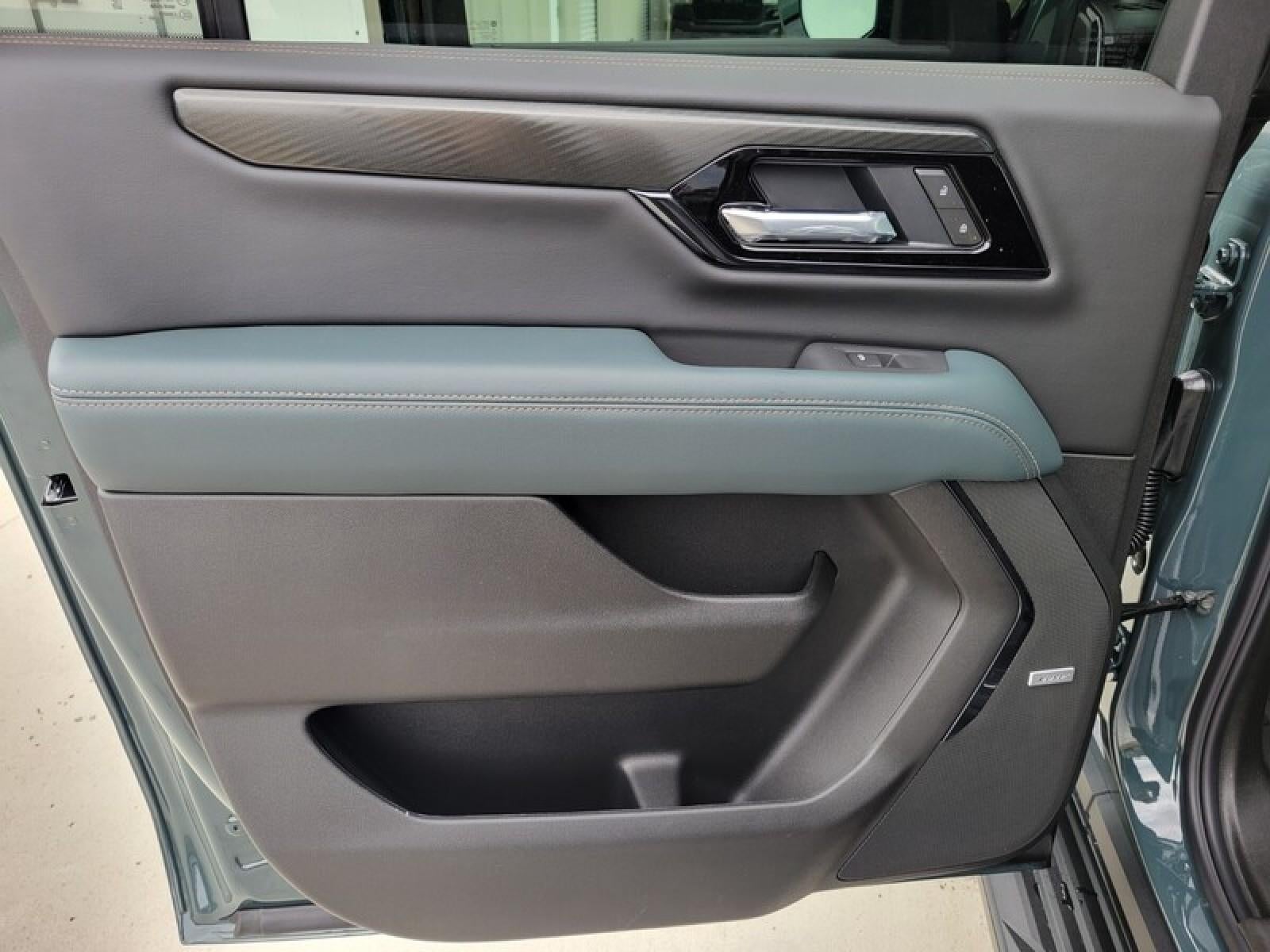 2026 GMC Yukon XL 4WD 4dr AT4