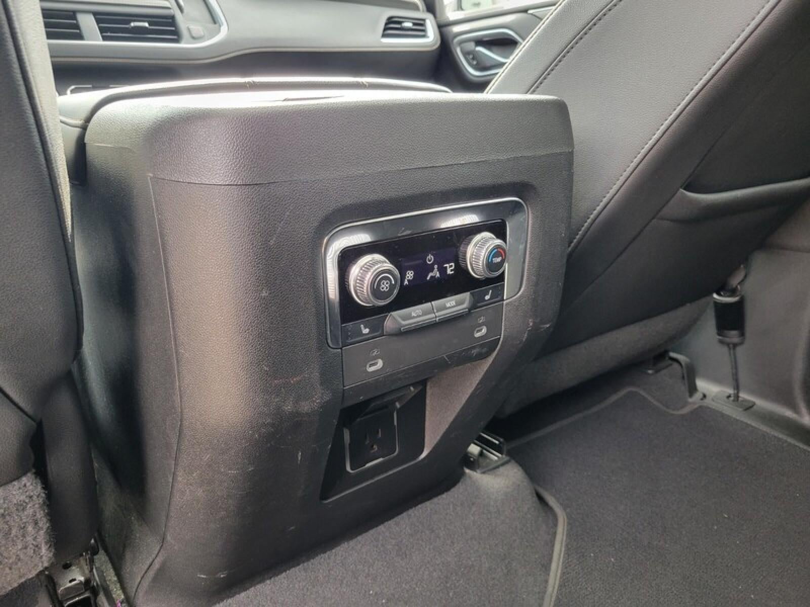 2022 GMC Yukon XL AT4