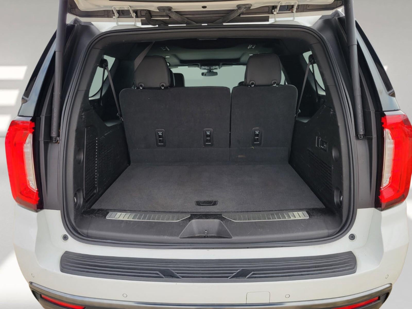 2022 GMC Yukon XL AT4