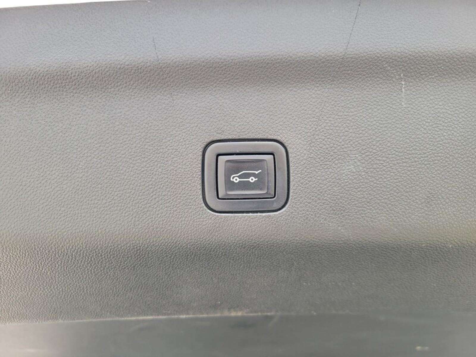 2022 GMC Yukon XL AT4