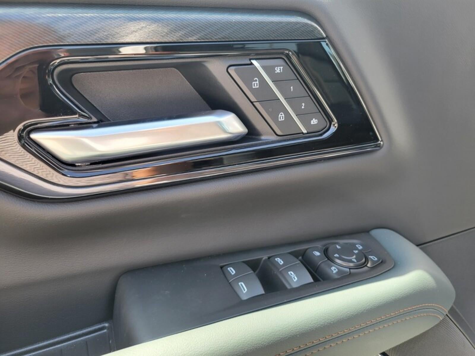 2026 GMC Yukon XL 4WD 4dr AT4