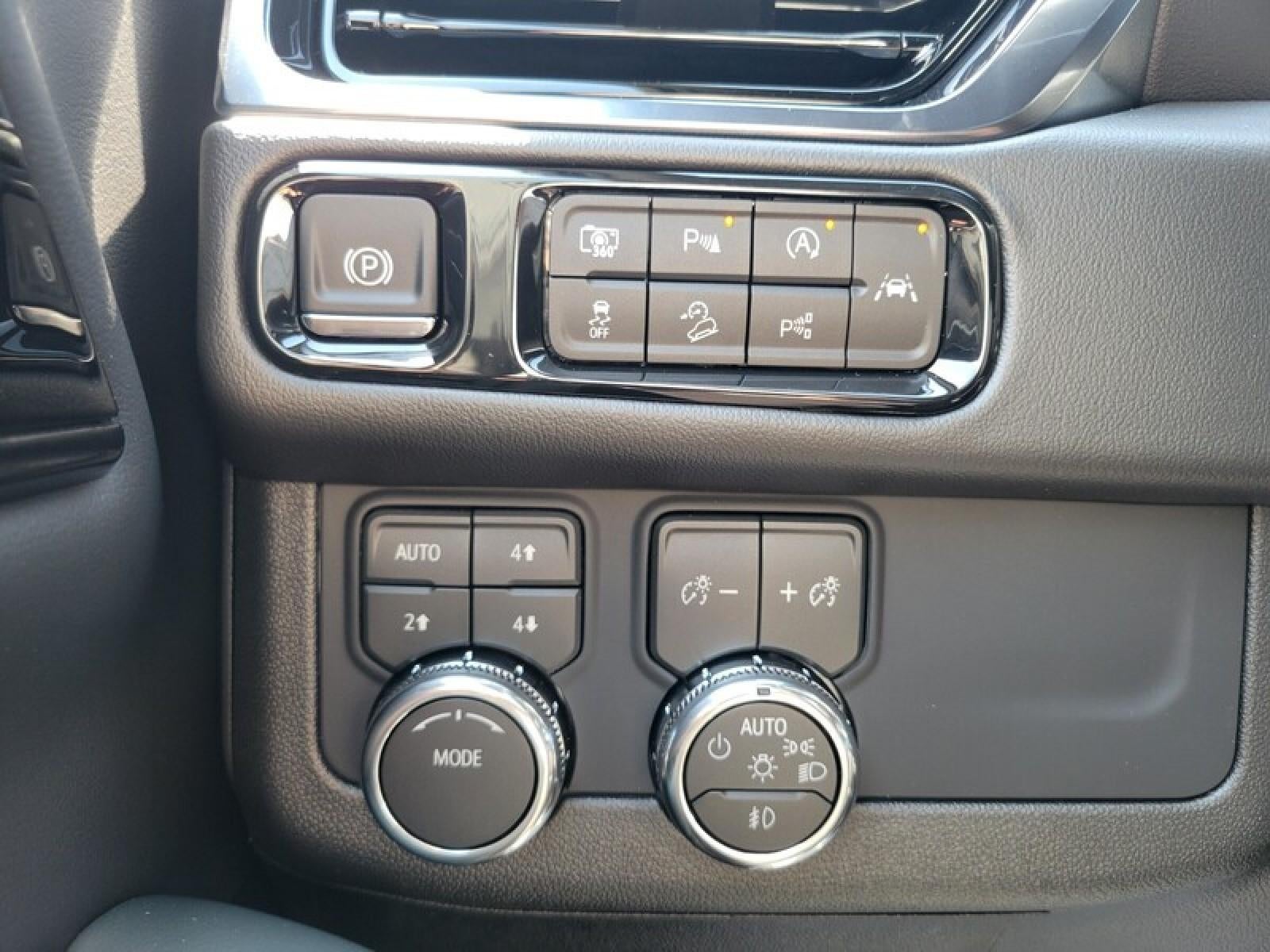 2026 GMC Yukon XL 4WD 4dr AT4