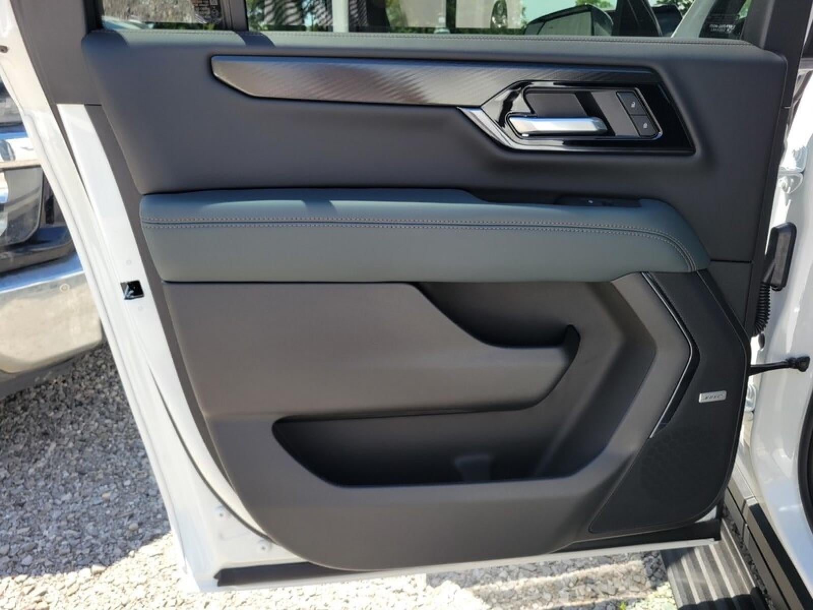 2026 GMC Yukon XL 4WD 4dr AT4