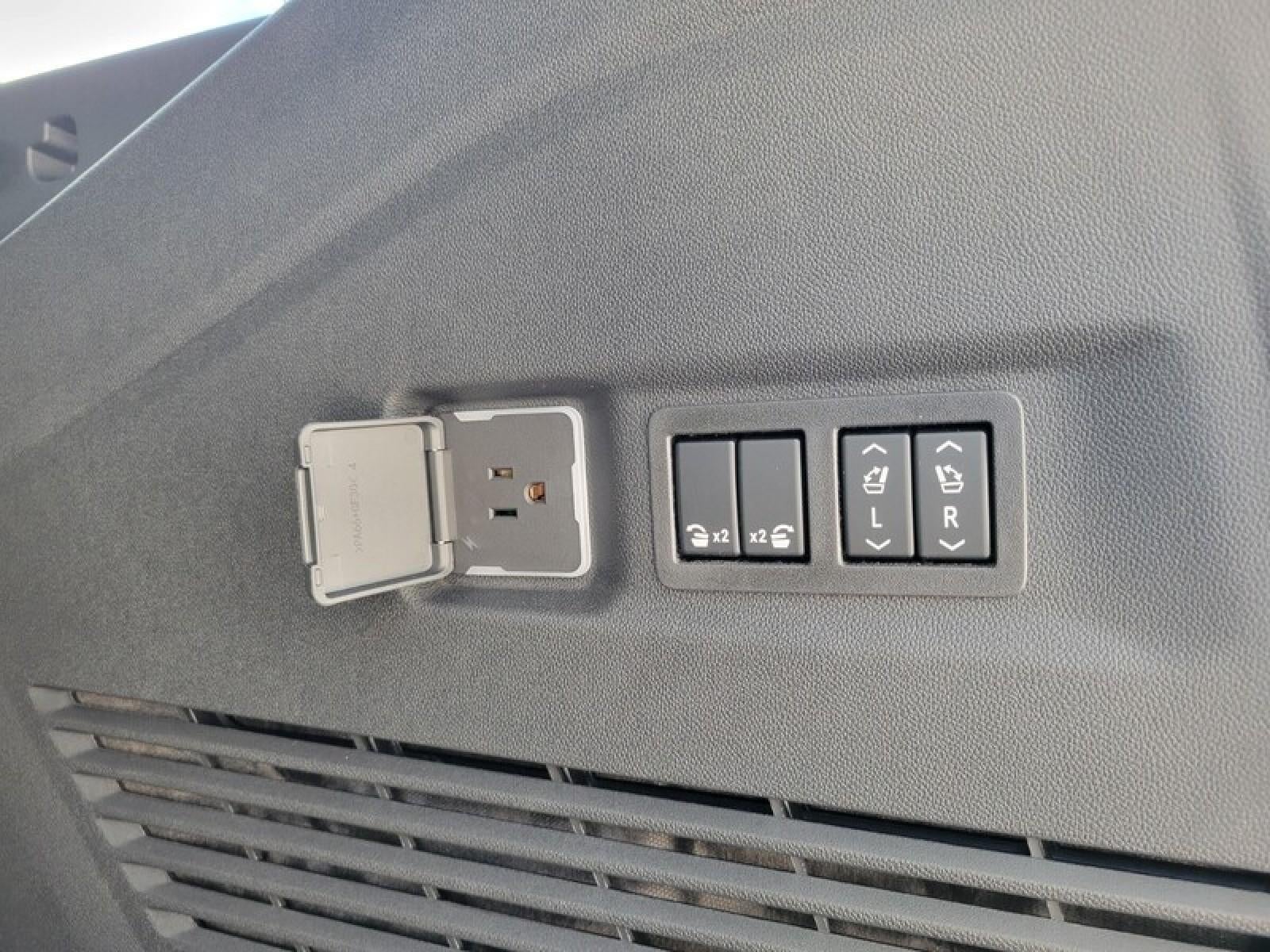 2026 GMC Yukon XL 4WD 4dr AT4