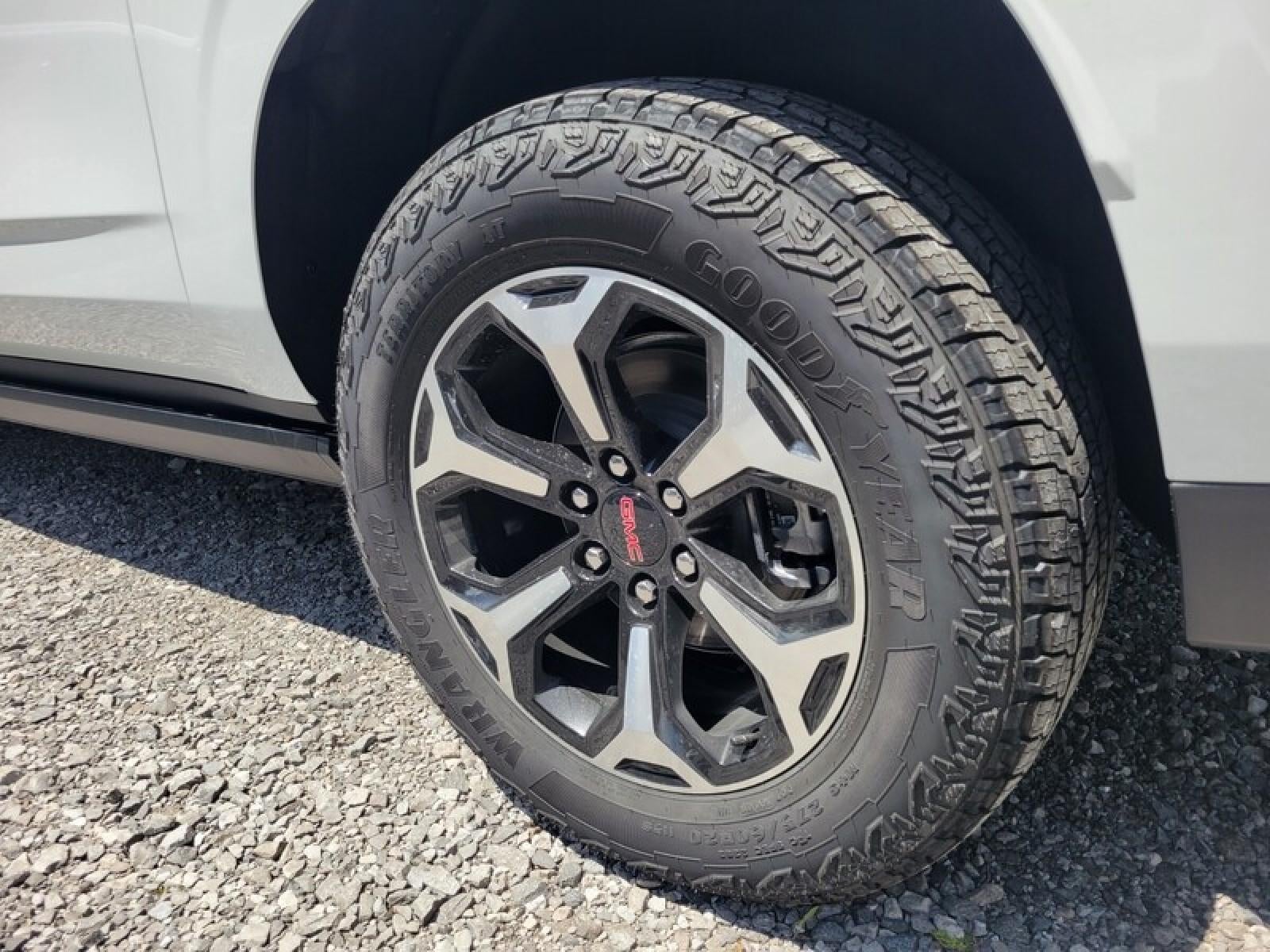 2026 GMC Yukon XL 4WD 4dr AT4