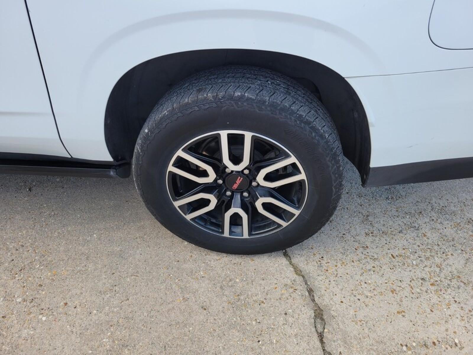 2022 GMC Yukon XL AT4