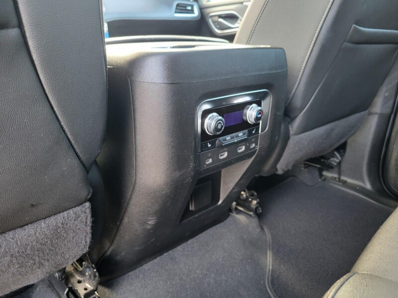 2022 GMC Yukon XL AT4