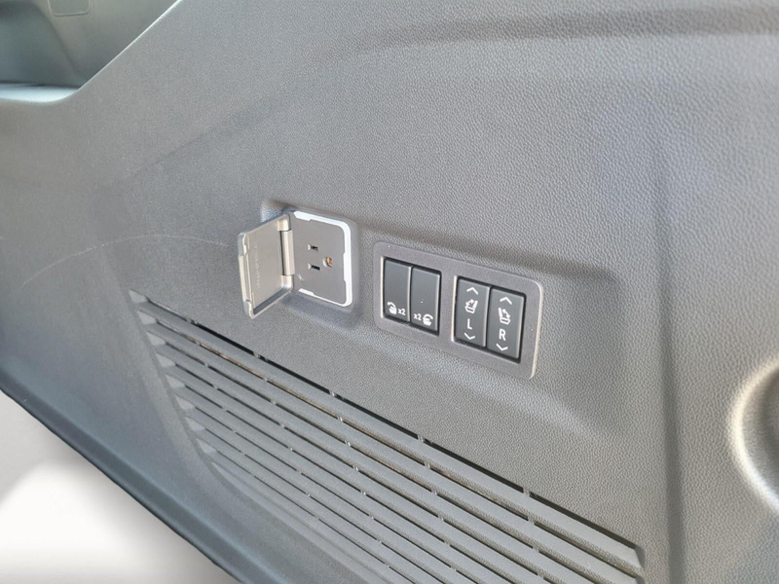 2026 GMC Yukon XL 4WD 4dr AT4