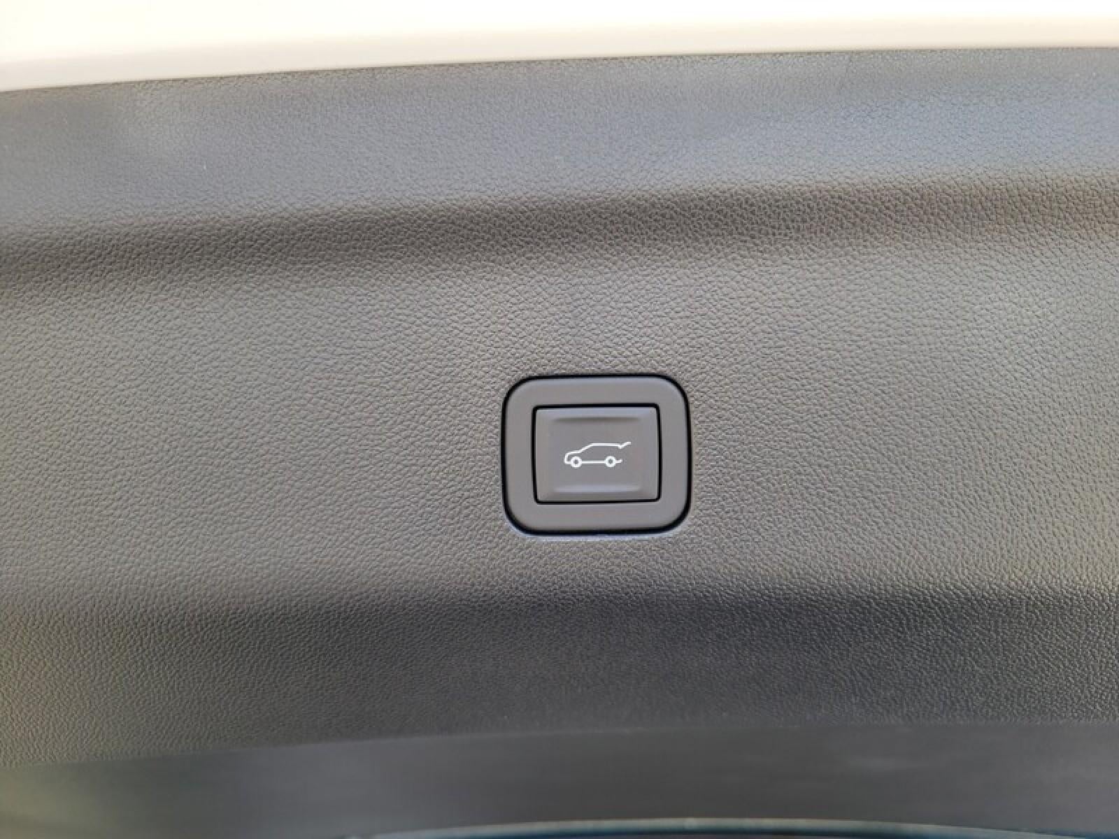 2026 GMC Yukon XL 4WD 4dr AT4