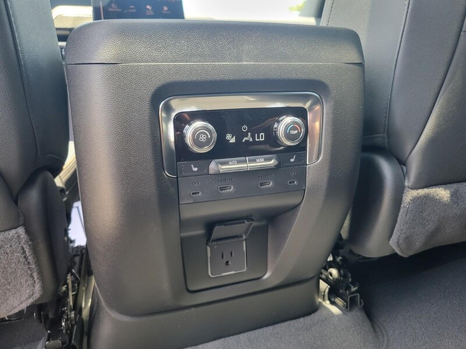 2026 GMC Yukon XL 4WD 4dr AT4