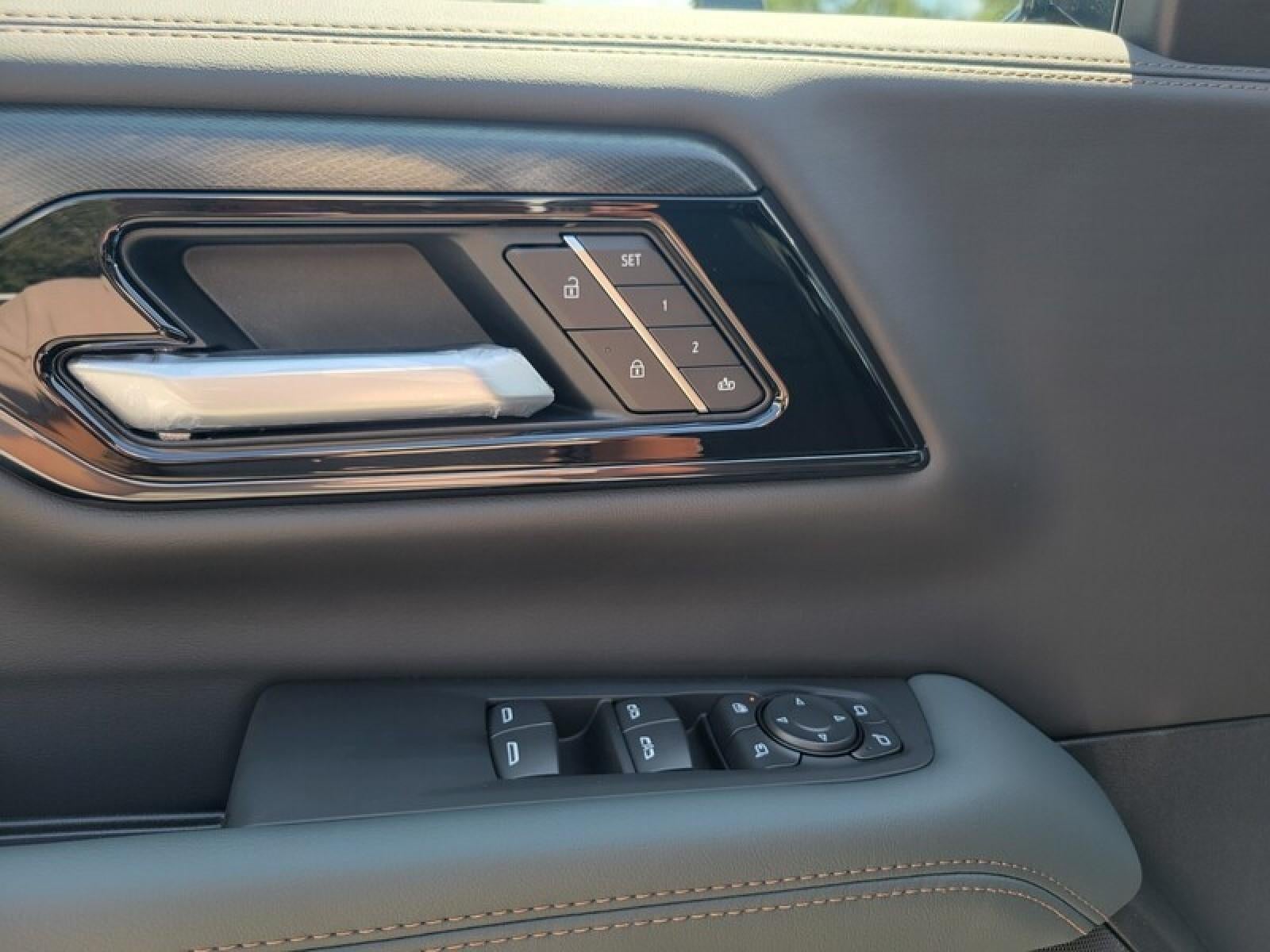 2026 GMC Yukon XL 4WD 4dr AT4
