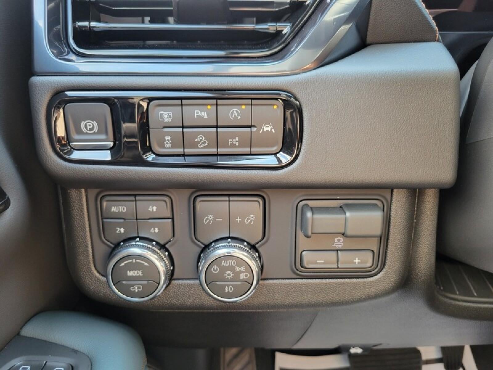 2026 GMC Yukon XL 4WD 4dr AT4