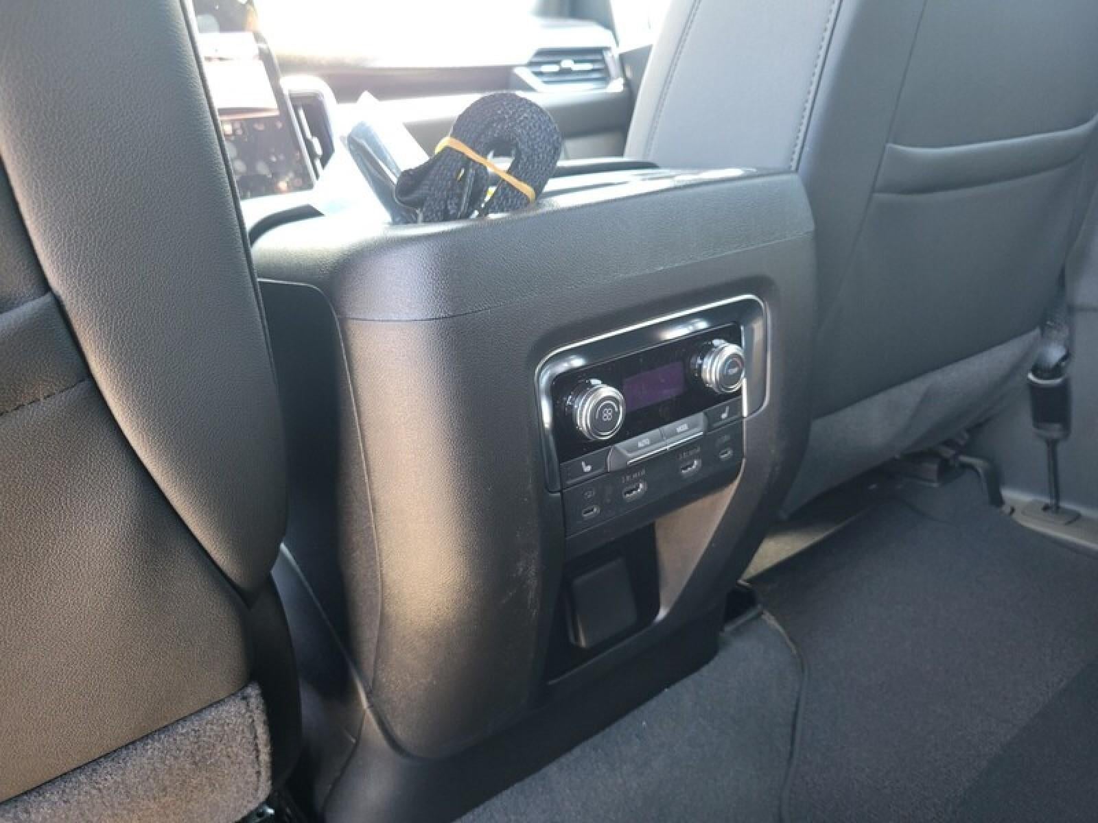 2026 GMC Yukon XL 4WD 4dr AT4