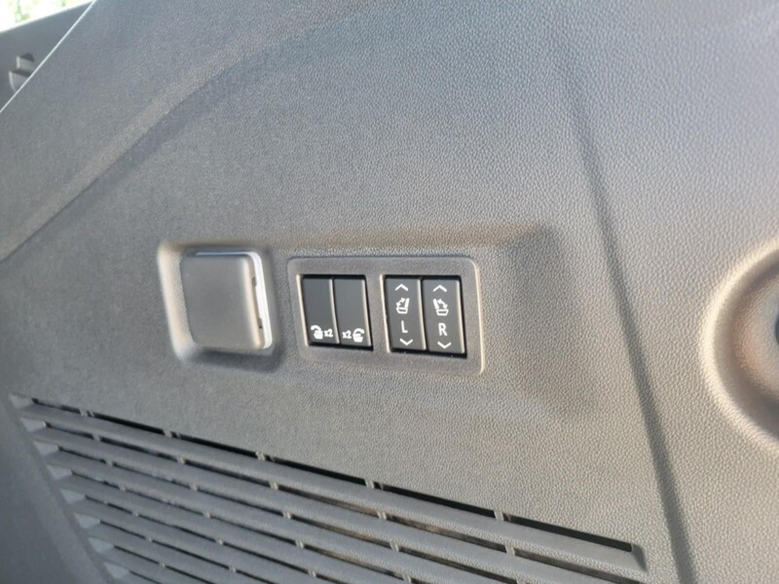 2026 GMC Yukon XL 4WD 4dr AT4