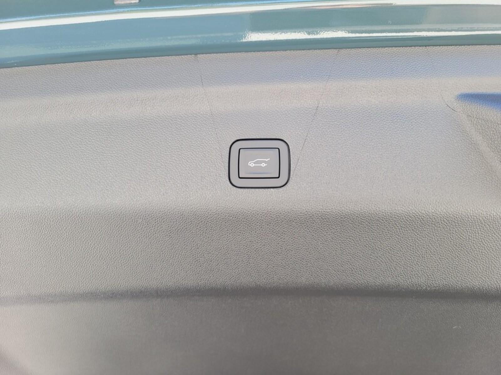 2026 GMC Yukon XL 4WD 4dr AT4