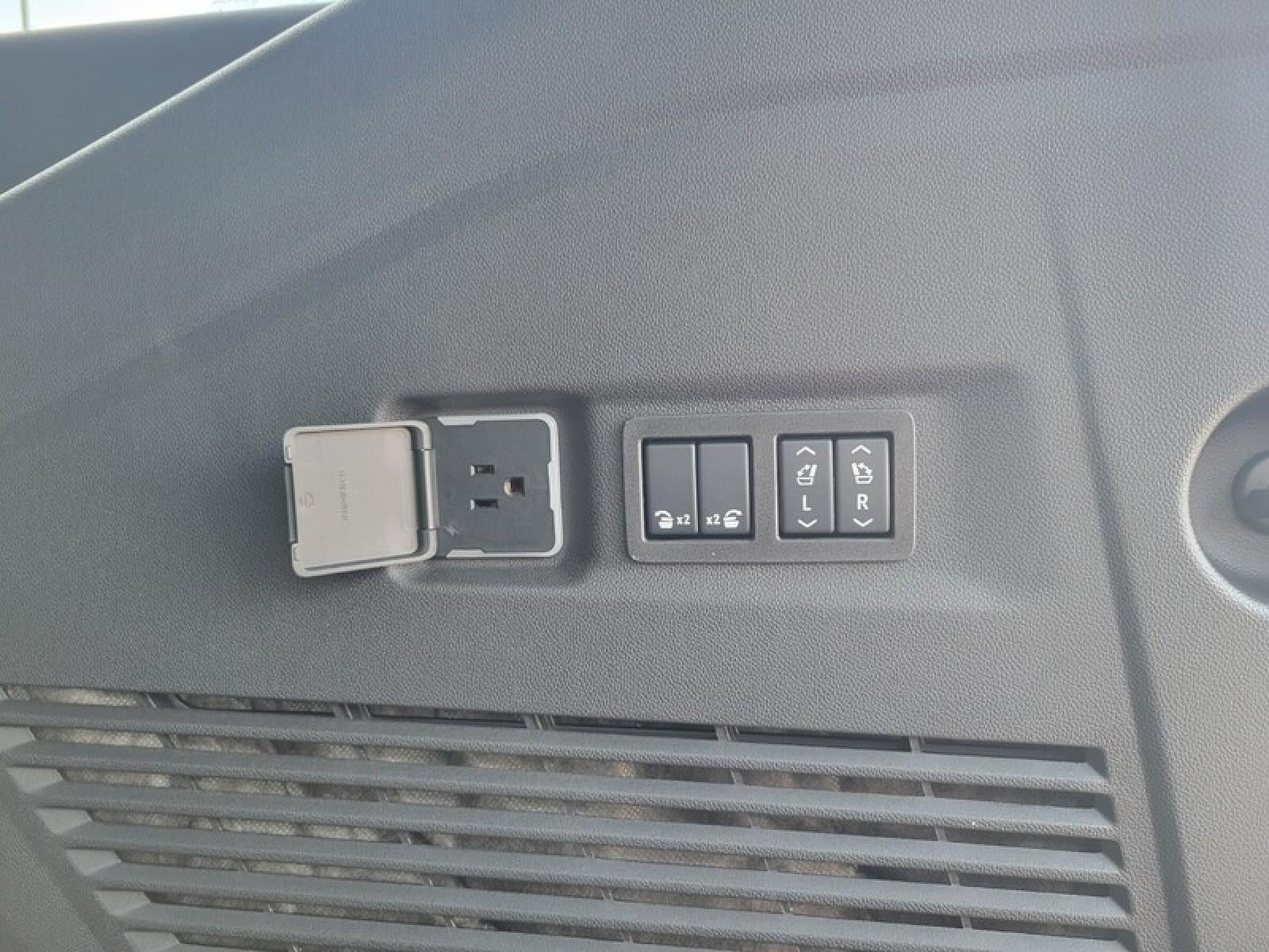 2027 GMC Yukon XL 4WD 4dr Denali Ultimate