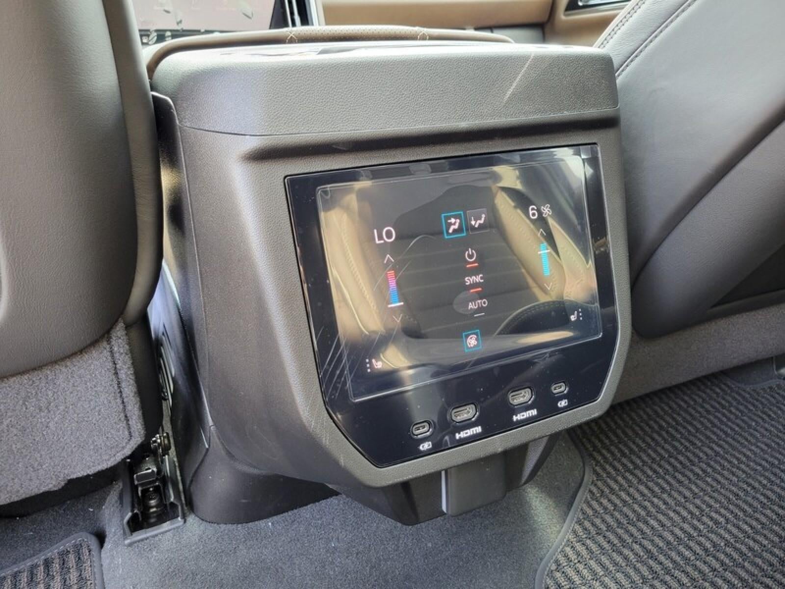 2027 GMC Yukon XL 4WD 4dr Denali Ultimate