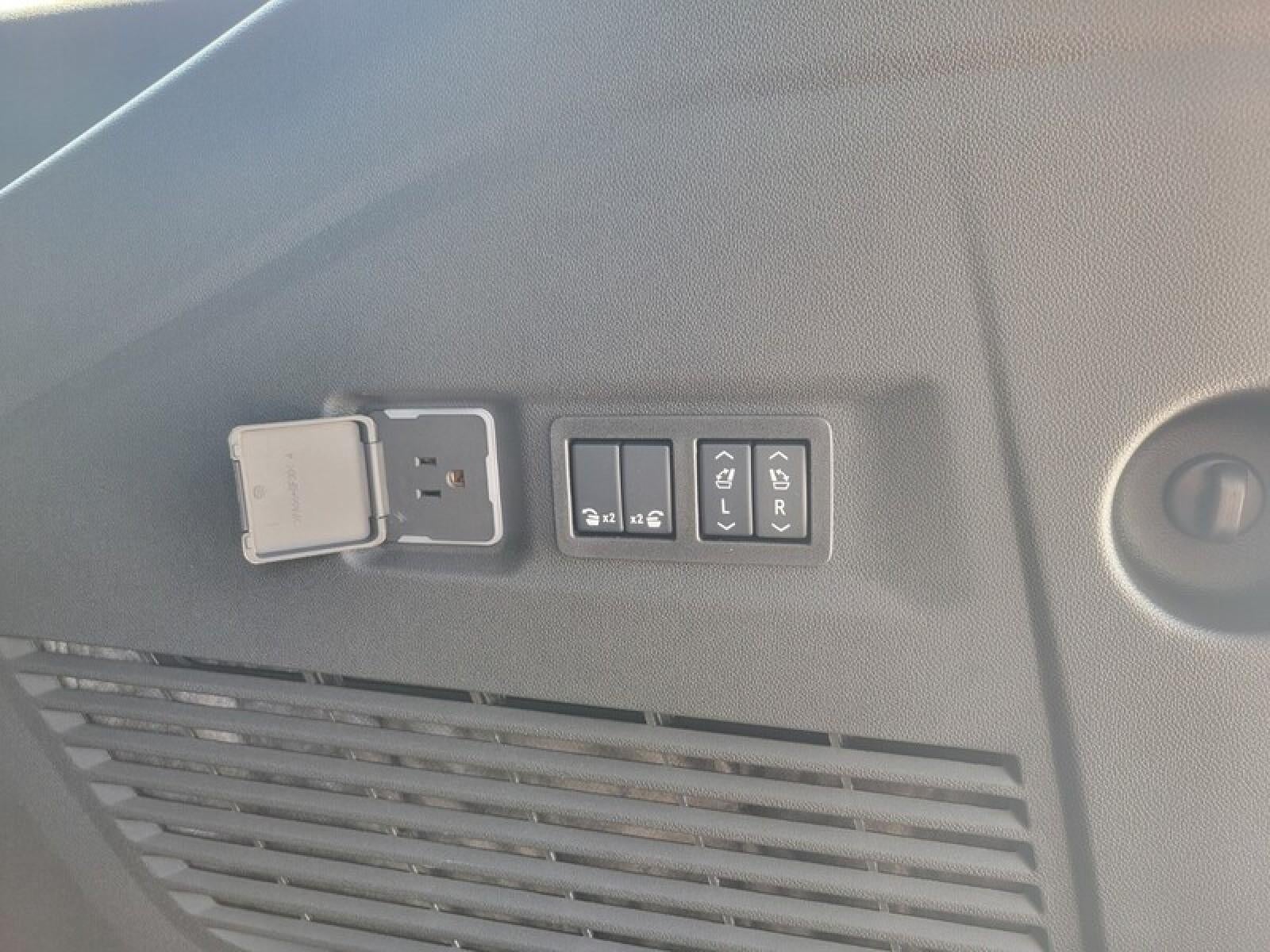 2027 GMC Yukon XL 4WD 4dr Denali Ultimate