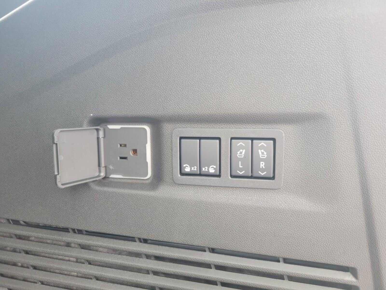 2027 GMC Yukon XL 4WD 4dr Denali Ultimate